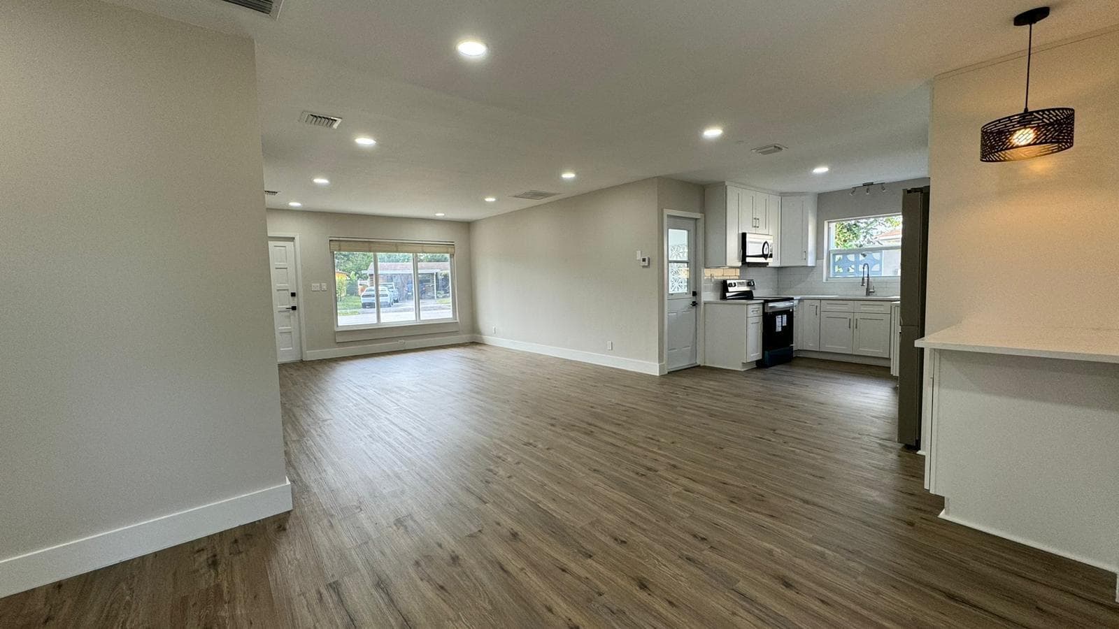 2008 NW 10th Avenue, Fort Lauderdale, FL 33311 — photo 3 of 10