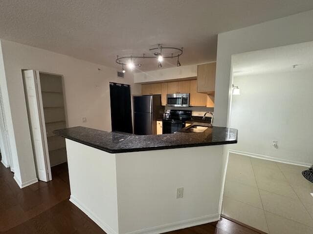 401 Villa Circle, Boynton Beach, FL 33435 — photo 12 of 68