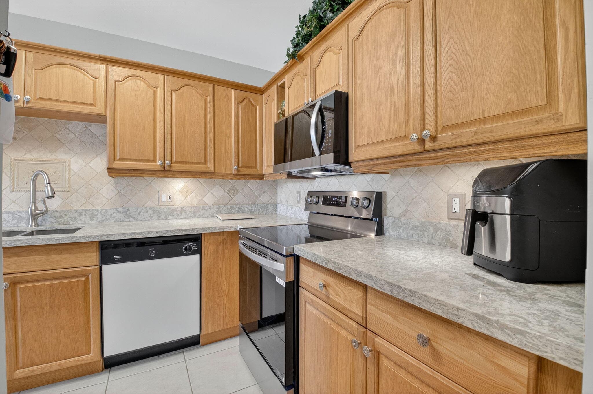 1141 Violet Terrace 202, Delray Beach, FL 33445 — photo 11 of 46