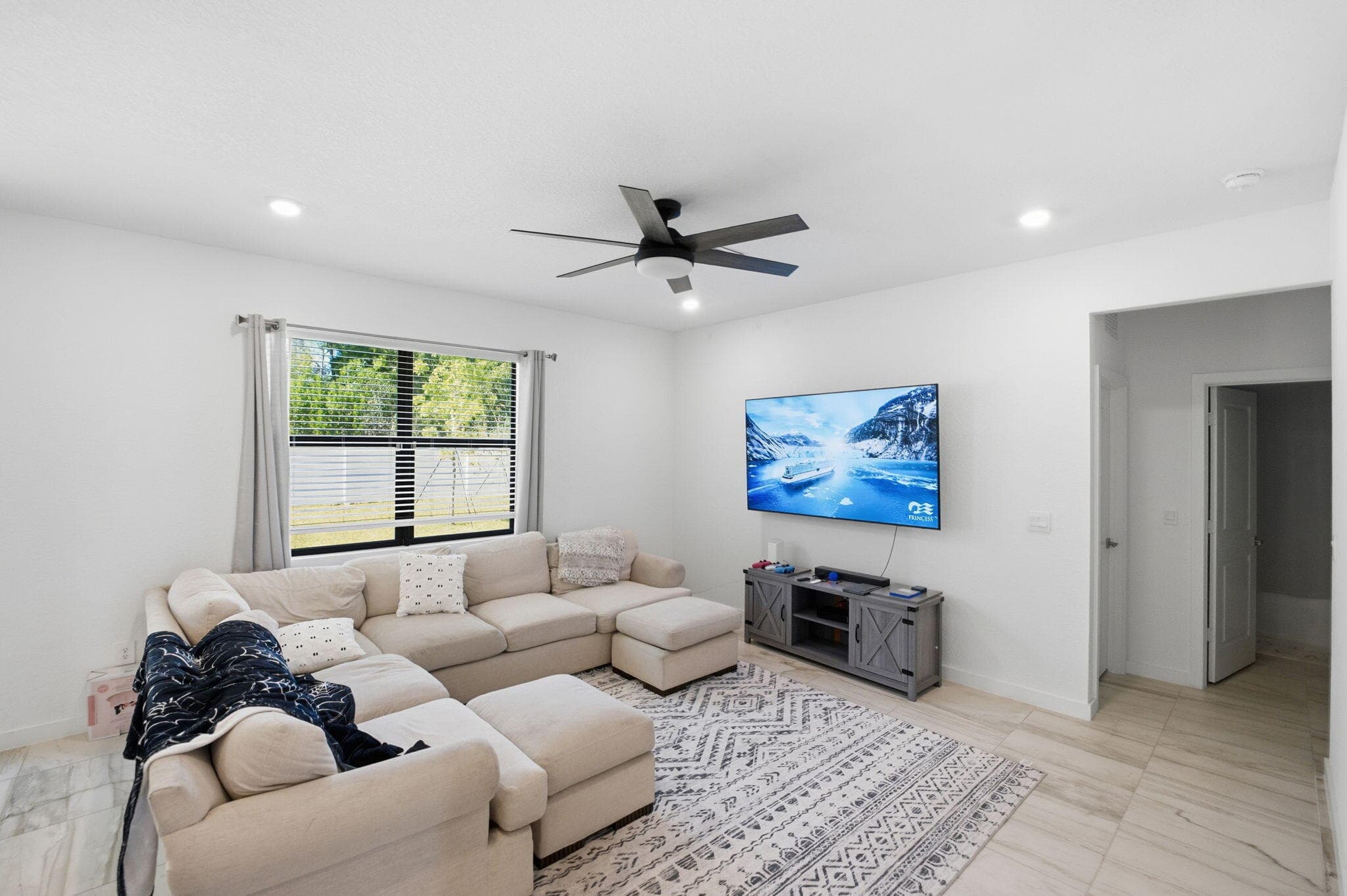 6016 SE Se Violet Ln Lane, Stuart, FL 34997 — photo 9 of 33