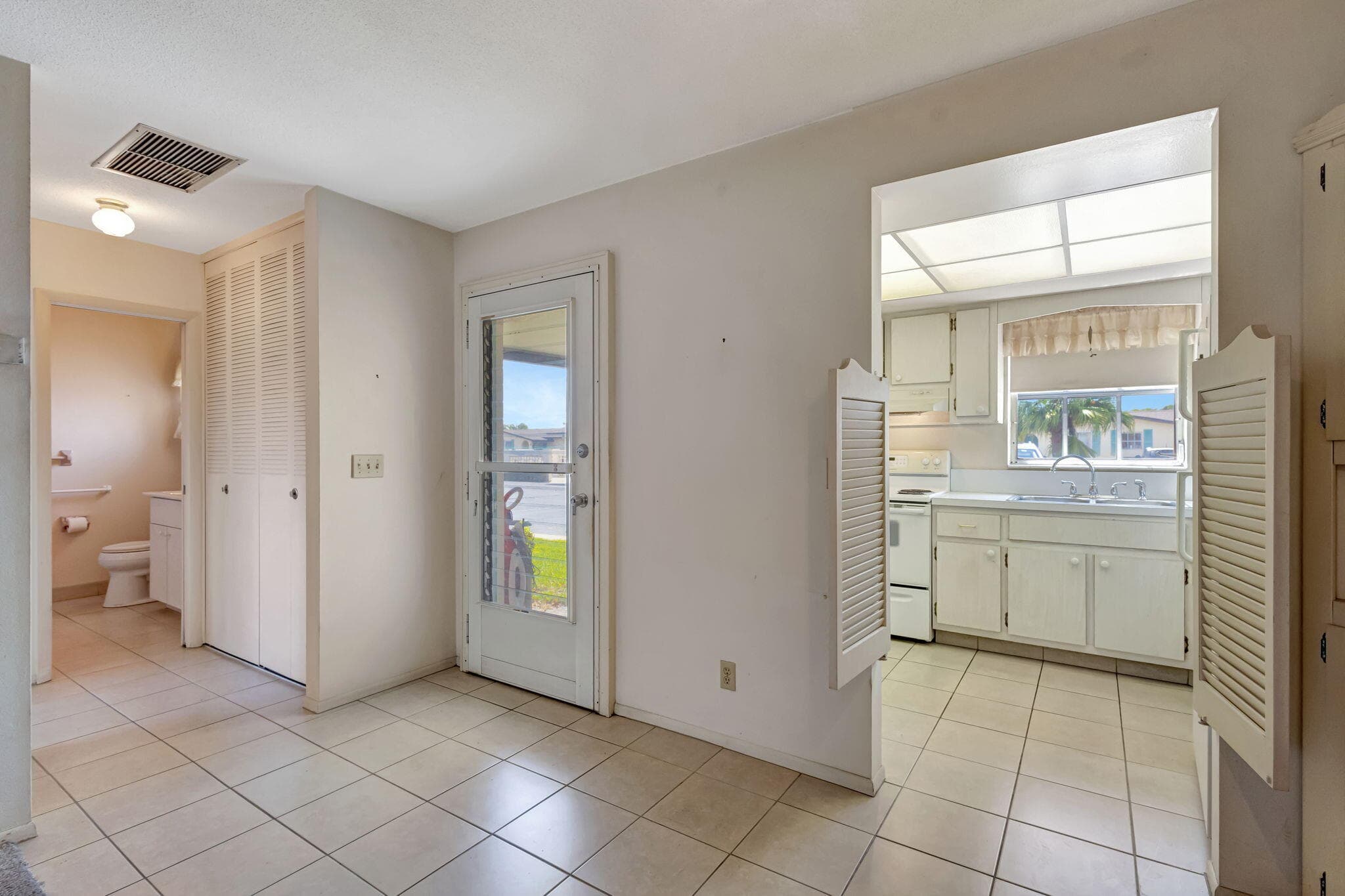 2966 Ashley Dr Drive E I, West Palm Beach, FL 33415 — photo 8 of 26