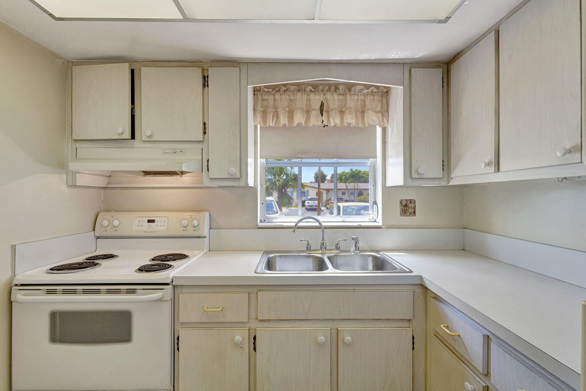 2966 Ashley Dr Drive E I, West Palm Beach, FL 33415 — photo 10 of 26