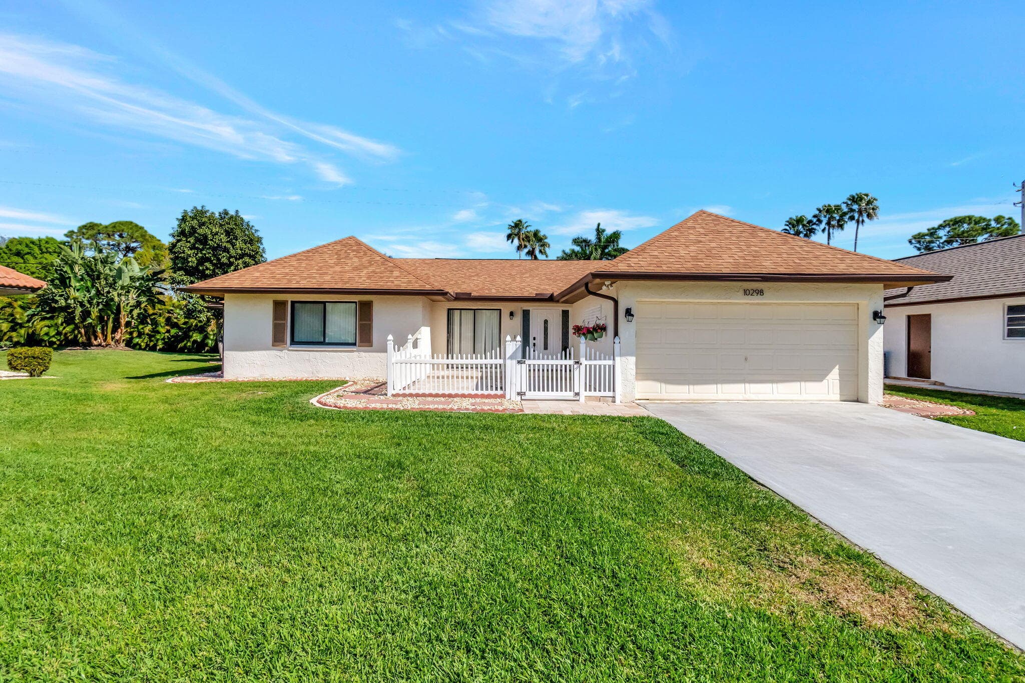 10298 Greentrail Drive N, Boynton Beach, FL 33436 — photo 23 of 51