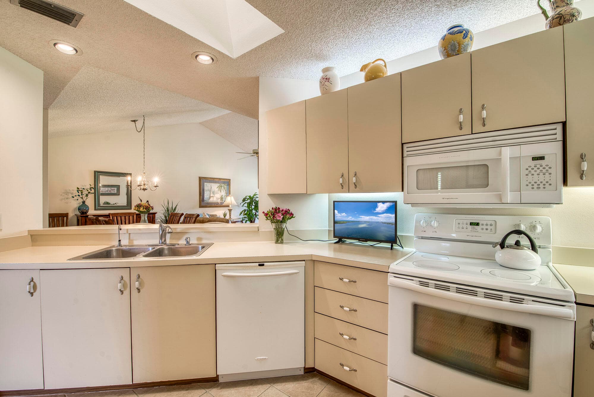 6275 SE Charleston Place 203, Hobe Sound, FL 33455 — photo 11 of 23