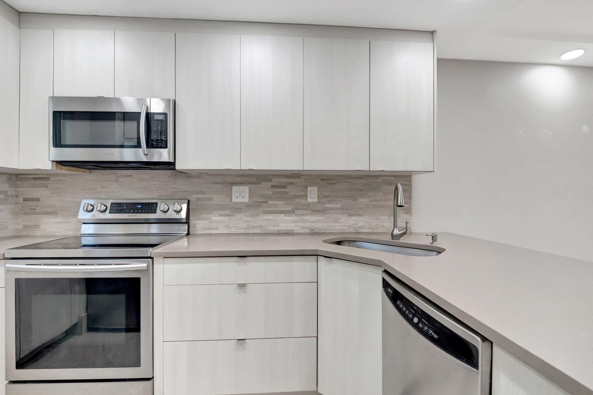 750 NE Spanish River Boulevard 103, Boca Raton, FL 33431 — photo 12 of 45