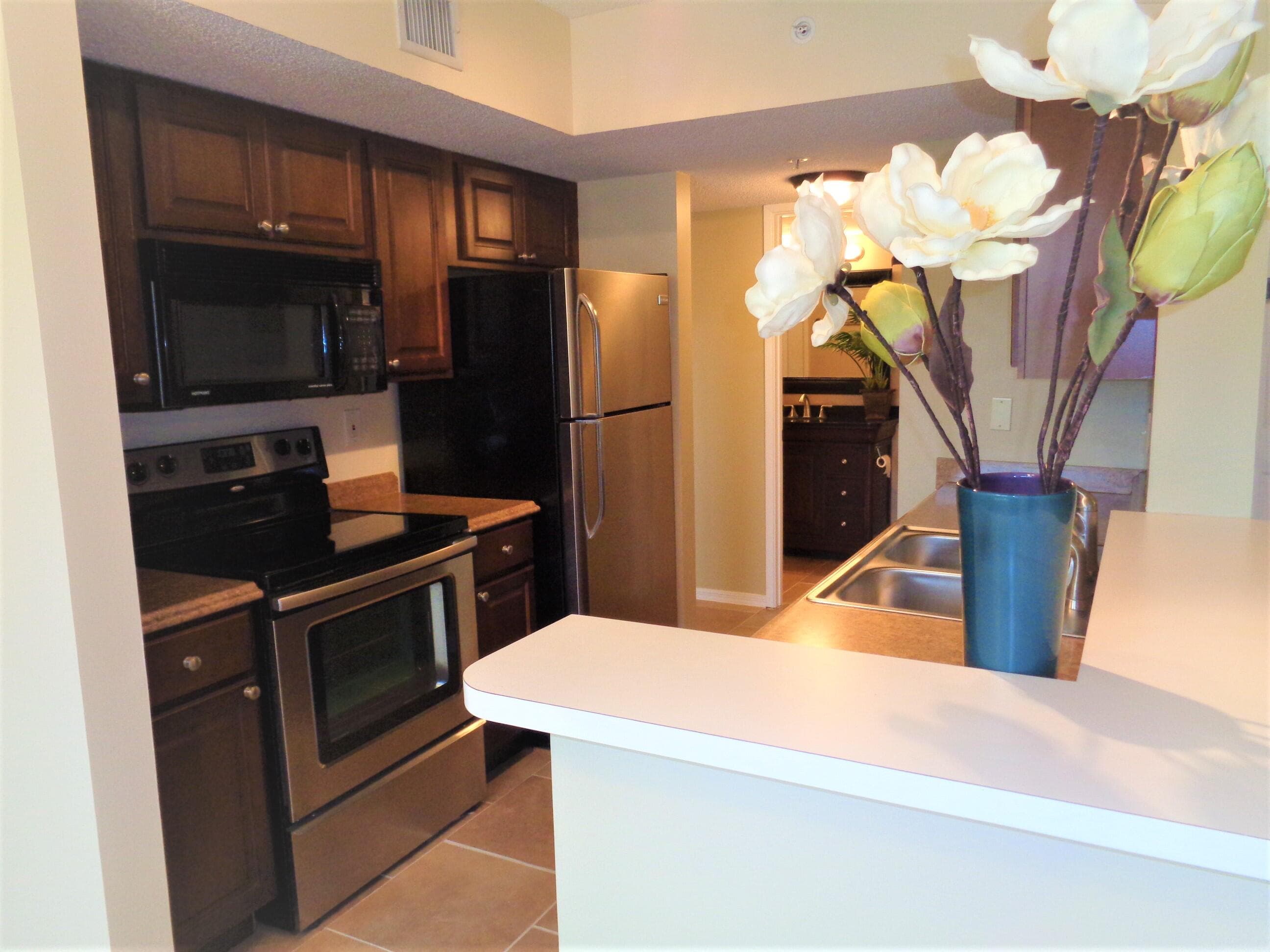 1650 N 42nd Circle 206, Vero Beach, FL 32967 — photo 6 of 54