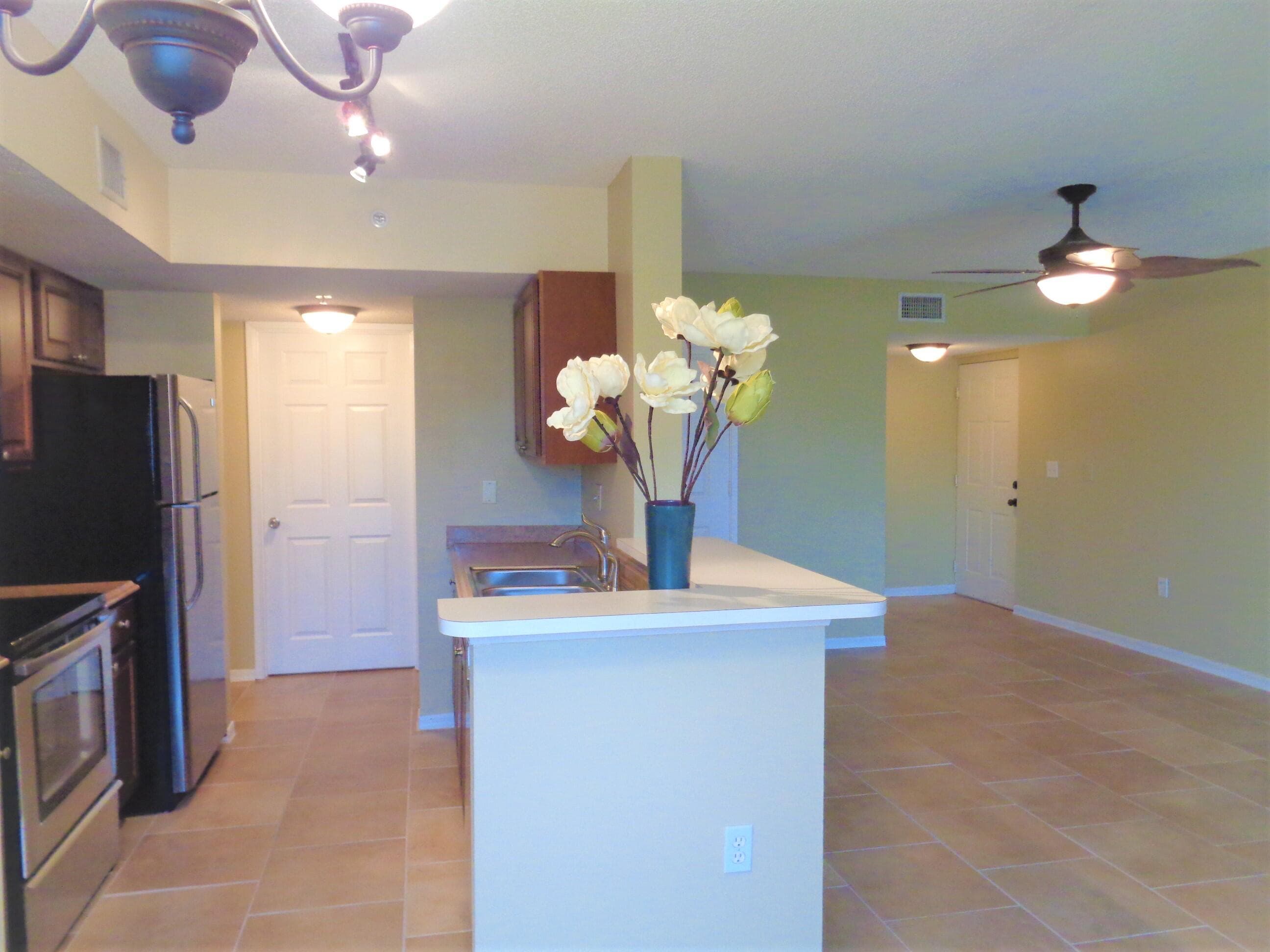 1650 N 42nd Circle 206, Vero Beach, FL 32967 — photo 11 of 54
