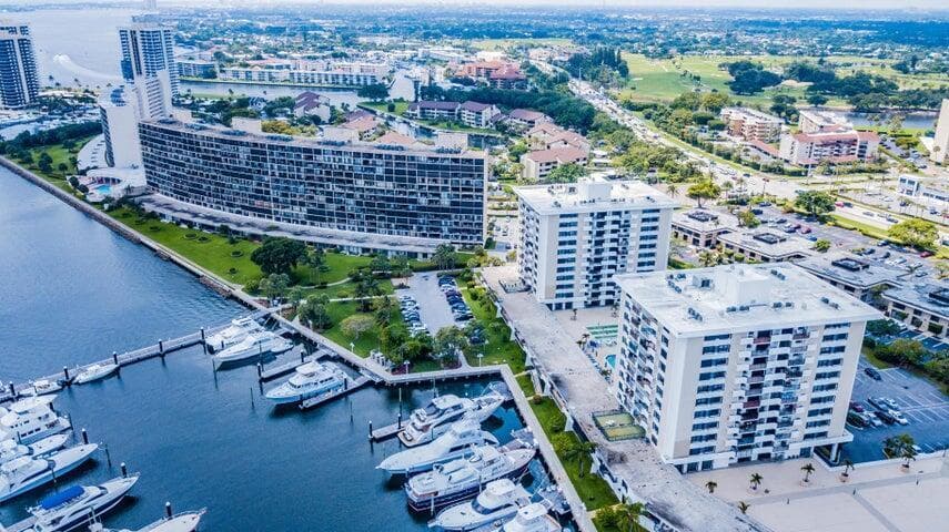 136 Lakeshore Drive 1010, North Palm Beach, FL 33408 — photo 7 of 10