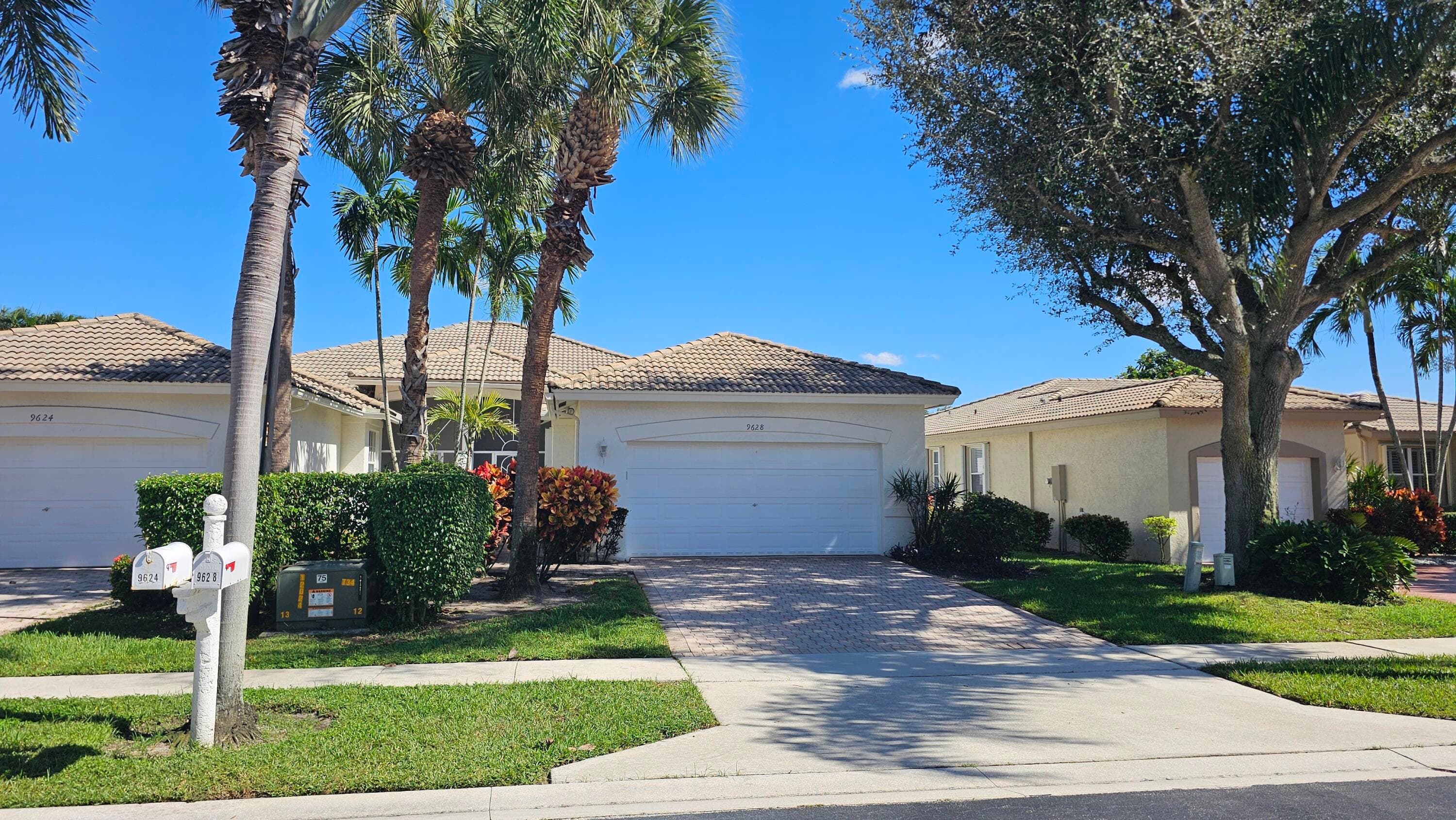 9628 Crescent View Drive N, Boynton Beach, FL 33437 — photo 2 of 40
