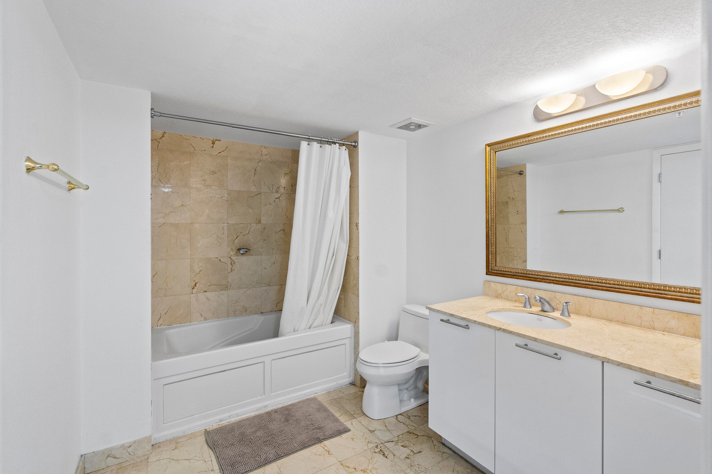 1800 N Bayshore Drive 3802, Miami, FL 33132 — photo 27 of 54