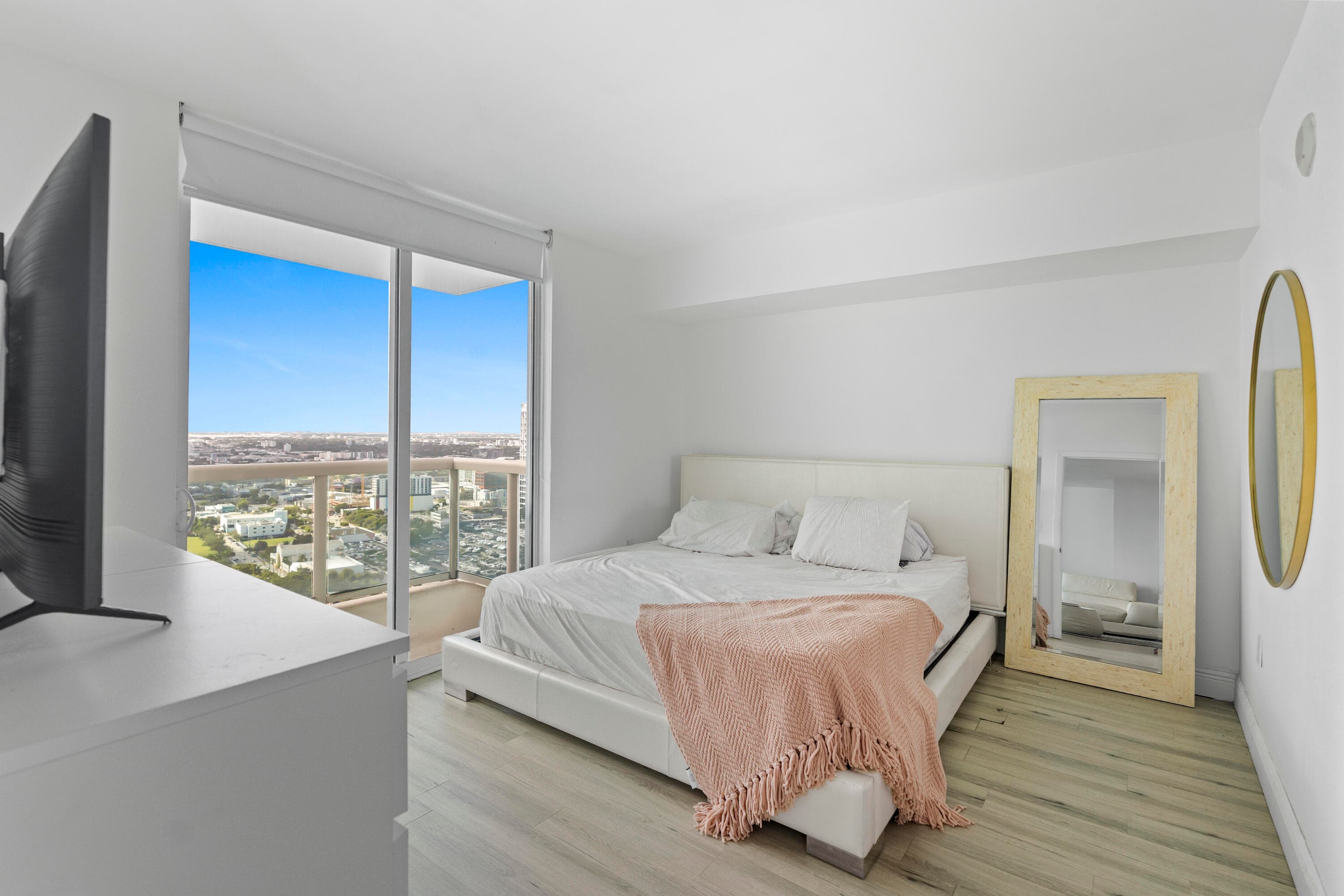 1800 N Bayshore Drive 3802, Miami, FL 33132 — photo 23 of 54