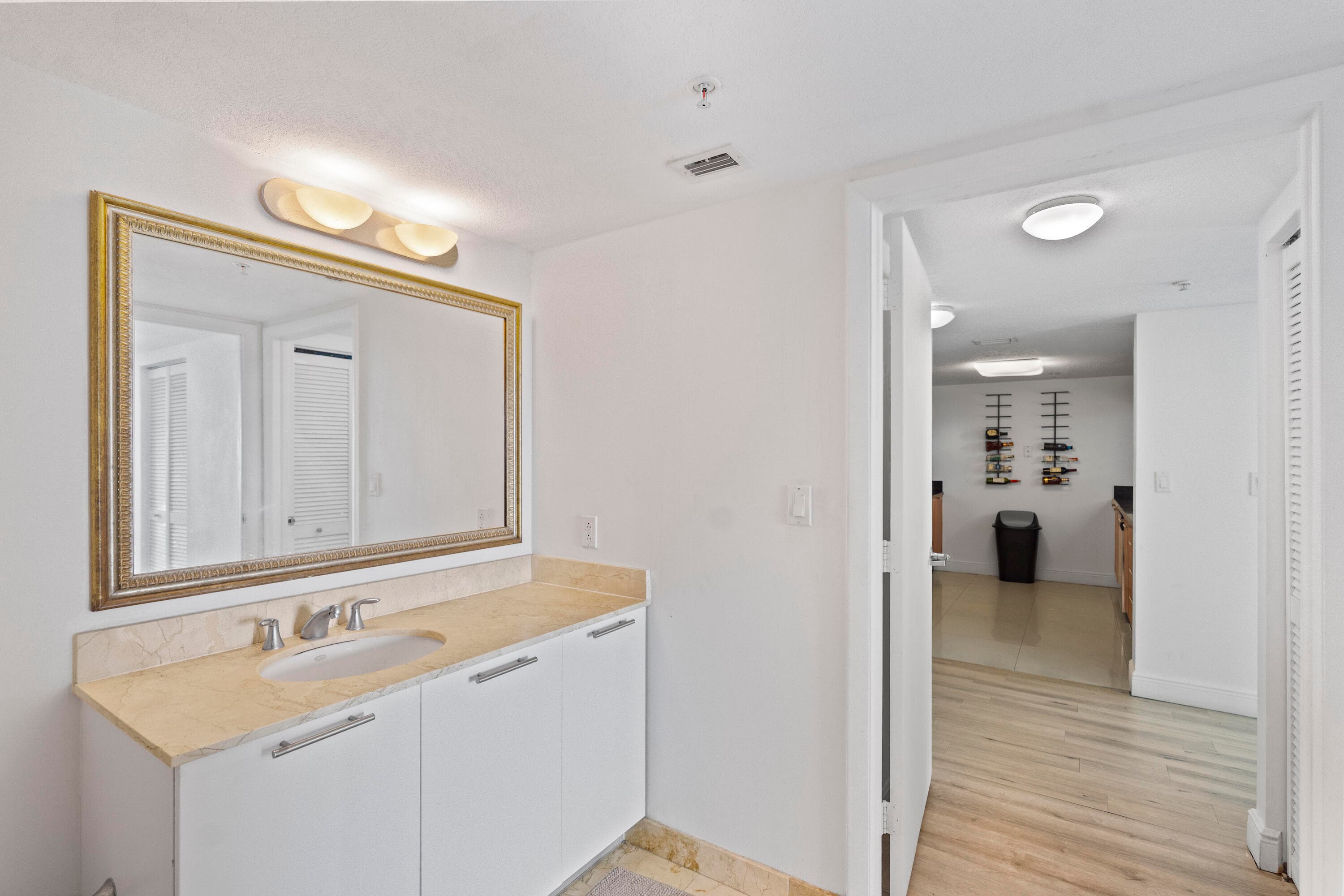 1800 N Bayshore Drive 3802, Miami, FL 33132 — photo 28 of 54