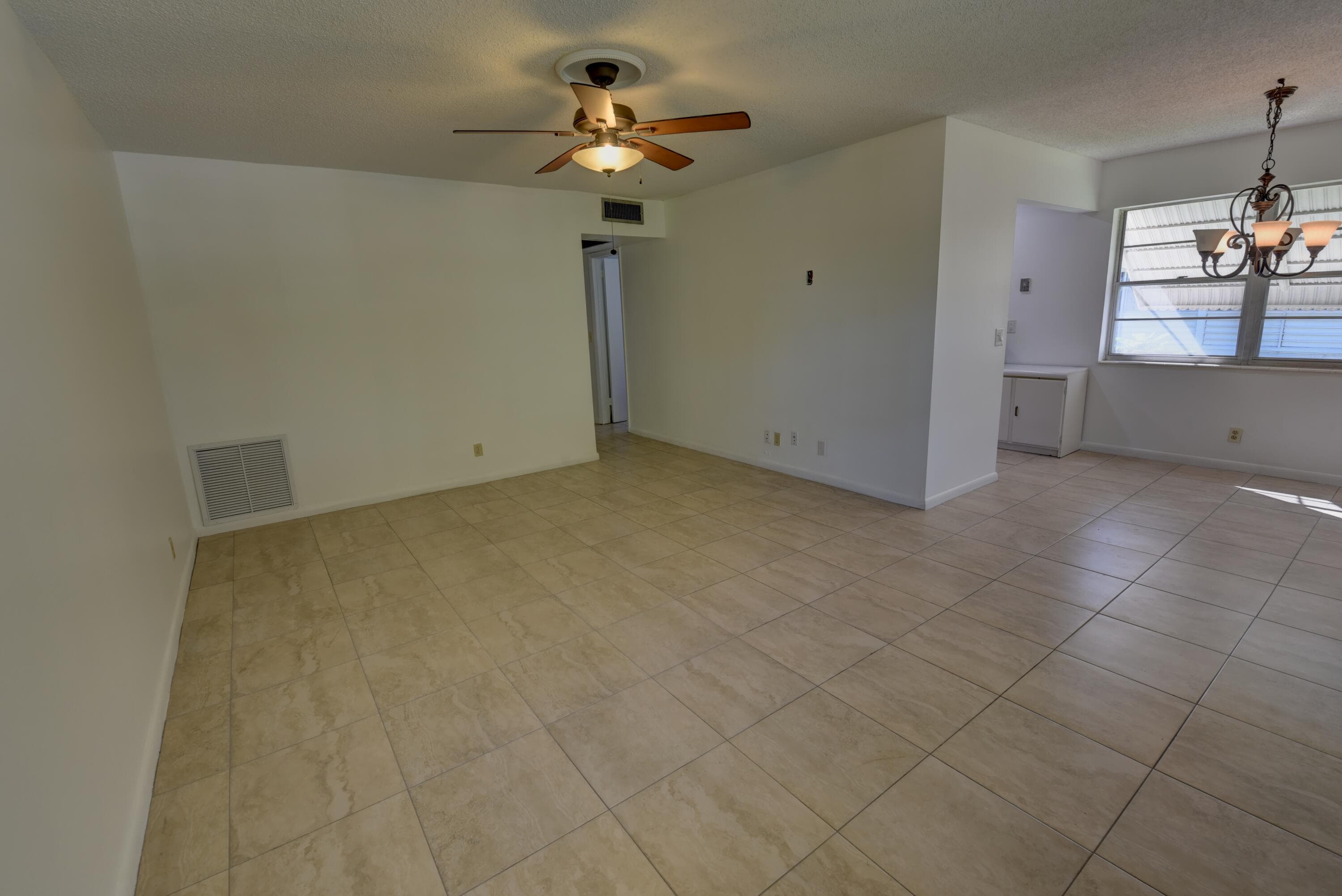 89 Canterbury D, West Palm Beach, FL 33417 — photo 6 of 34
