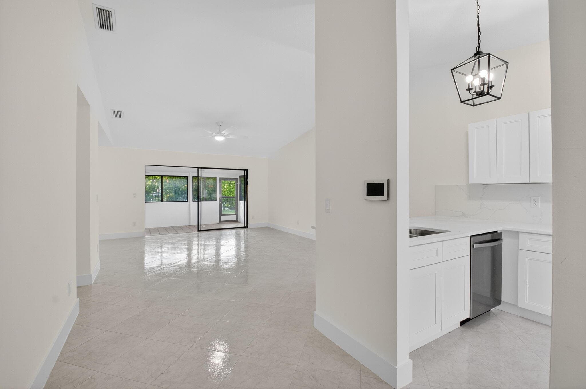 29 Fawlkland Circle, Boynton Beach, FL 33426 — photo 7 of 24