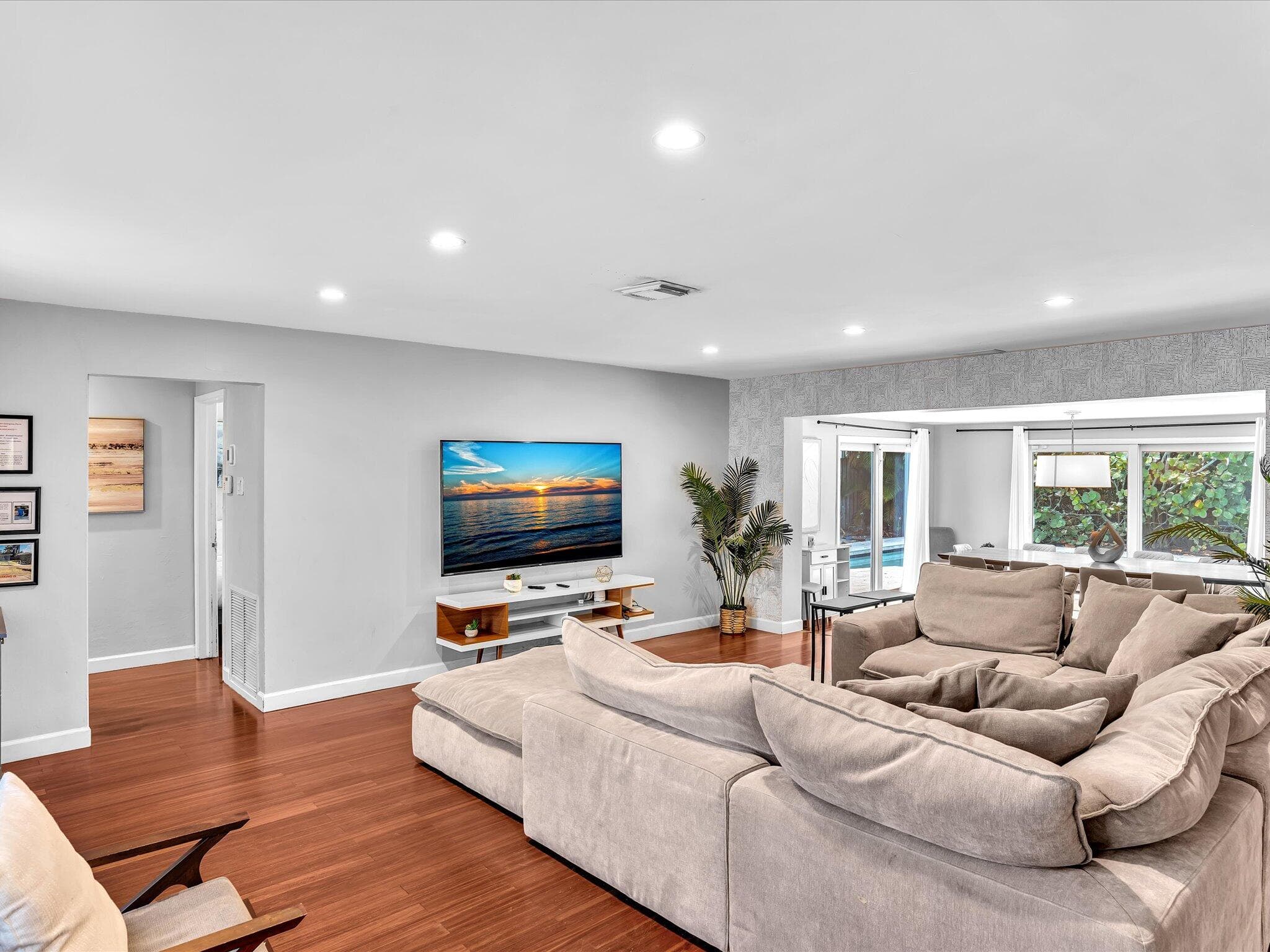 1786 NE 21st Street, Fort Lauderdale, FL 33305 — photo 8 of 27