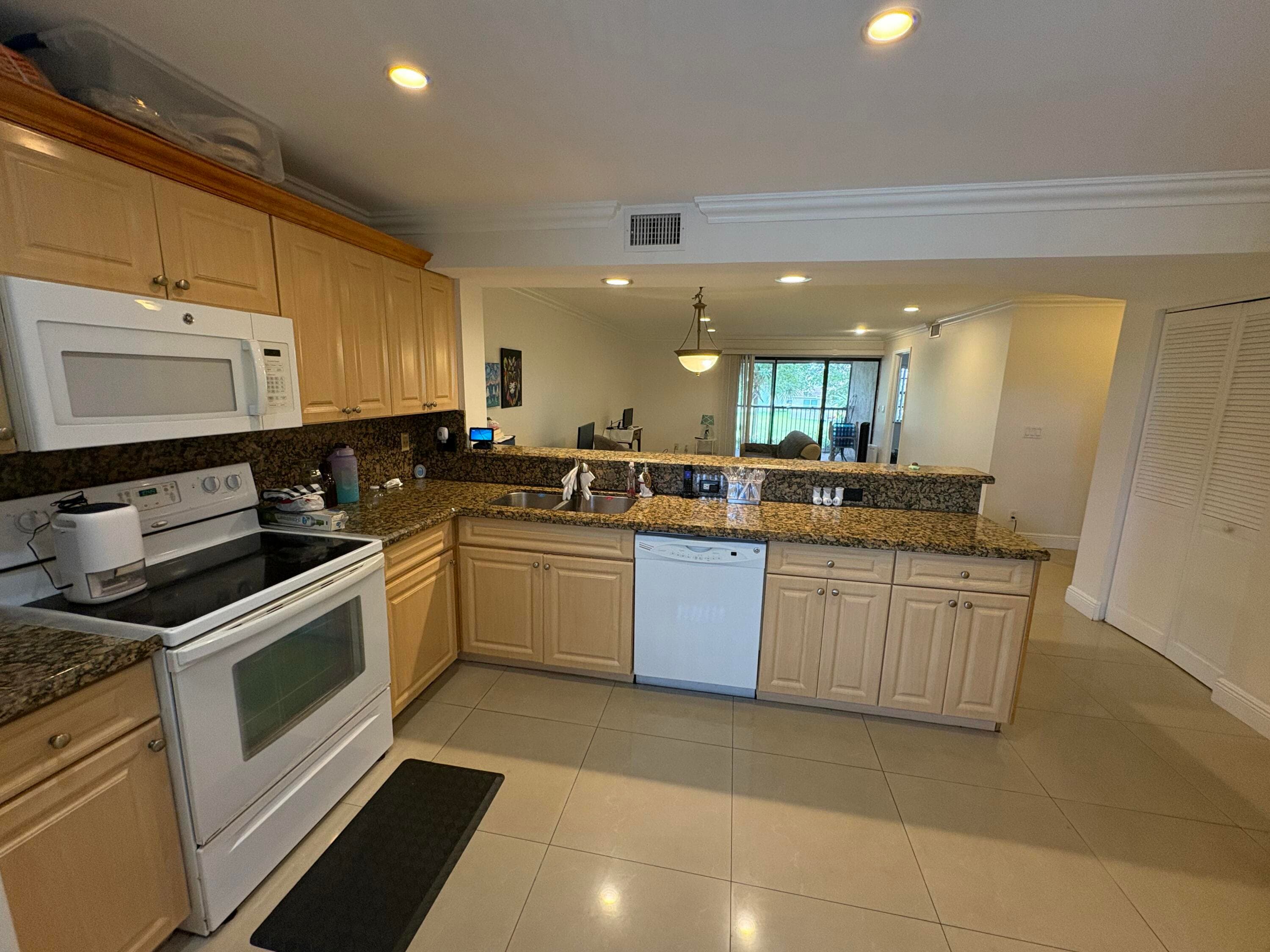 1400 NW 45th Street B7, Deerfield Beach, FL 33064 — photo 4 of 37