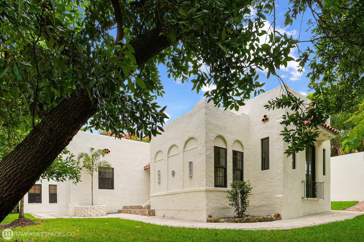 828 35th Street, West Palm Beach, FL 33407 — photo 1 of 33