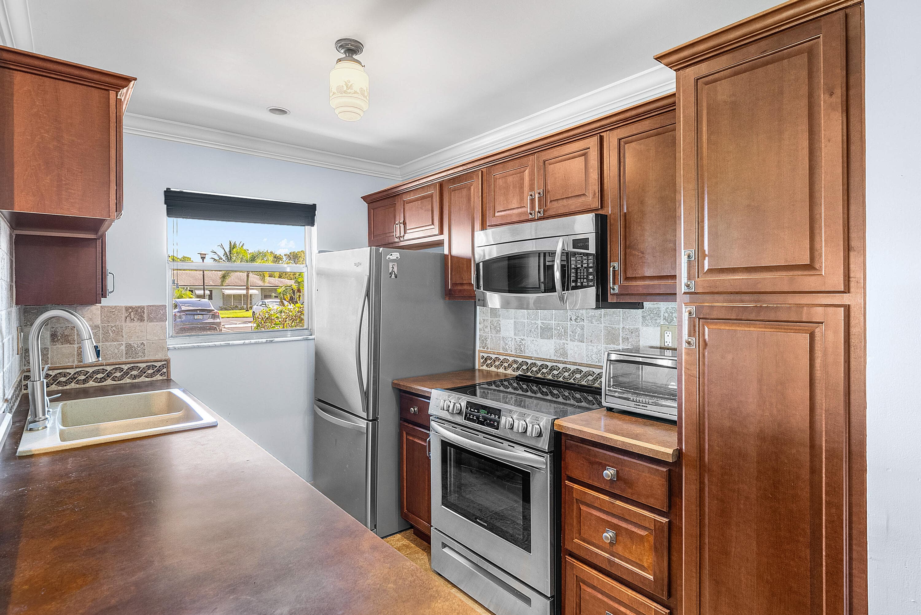 510 High Point Drive D, Delray Beach, FL 33445 — photo 2 of 23