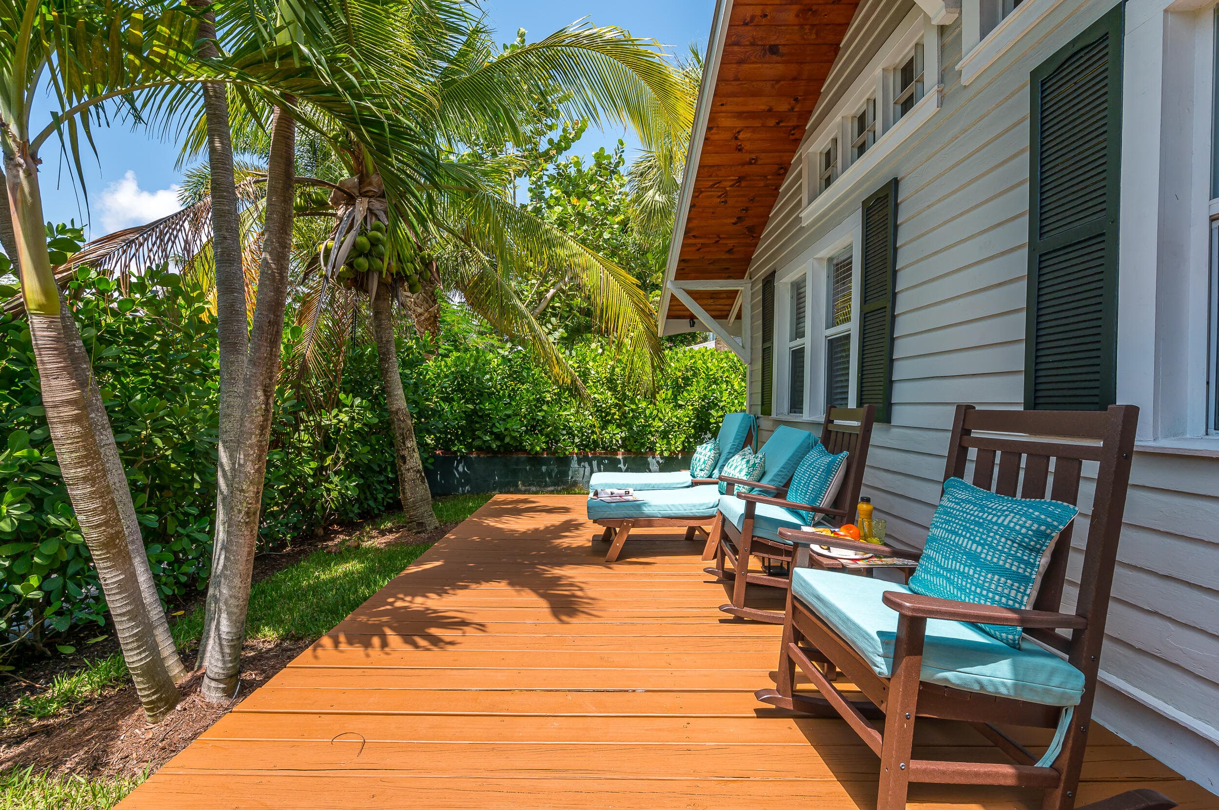 715 Palm Street, West Palm Beach, FL 33401 — photo 4 of 53