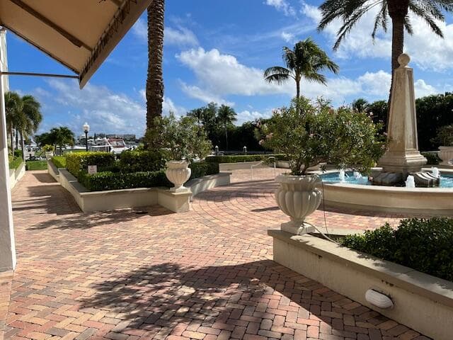 806 E Windward Way 401, Lantana, FL 33462 — photo 18 of 26