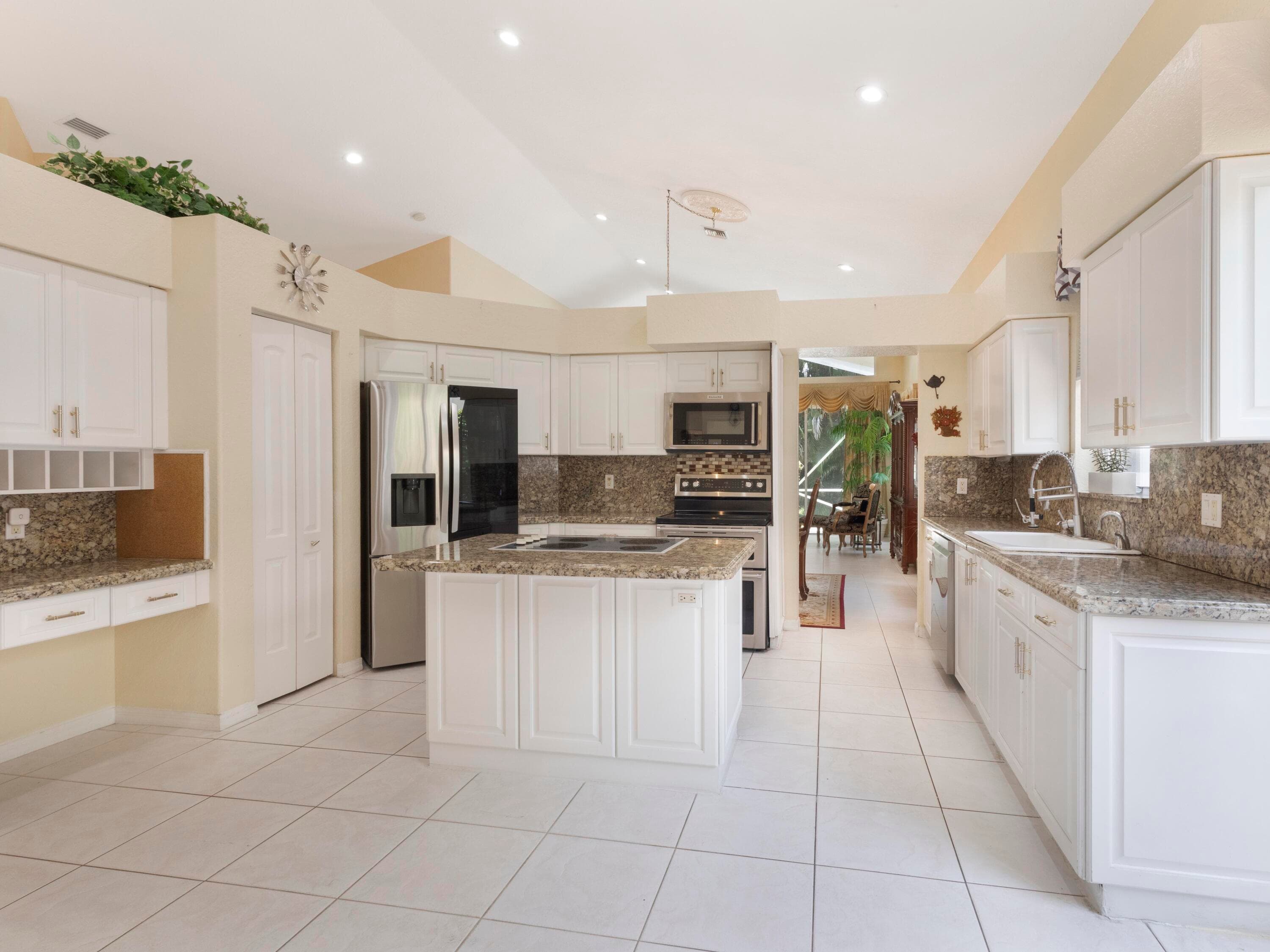 5159 Brookview Drive, Boynton Beach, FL 33437 — photo 6 of 33
