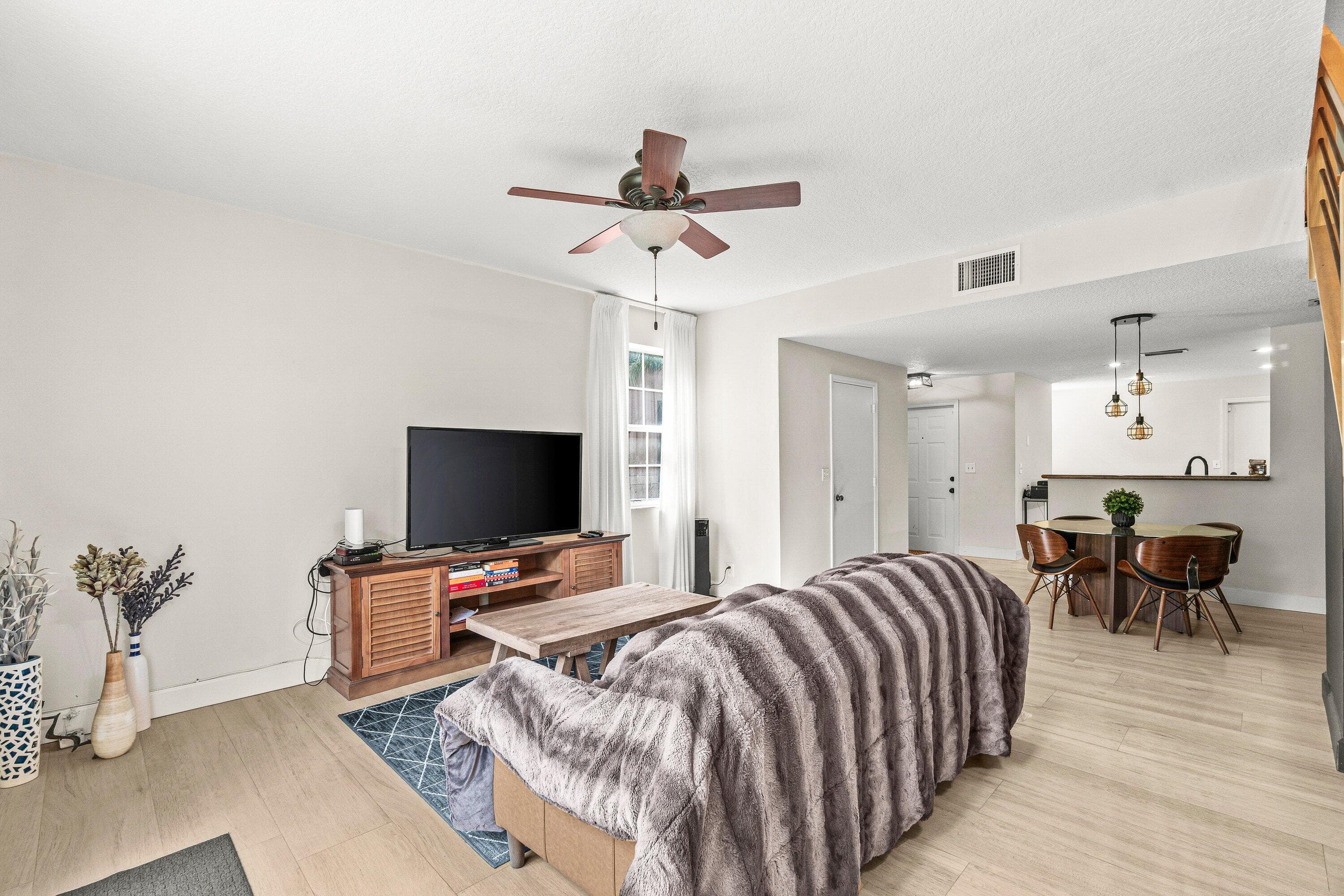 1588 Veracruz Lane 1588, Weston, FL 33327 — photo 16 of 41