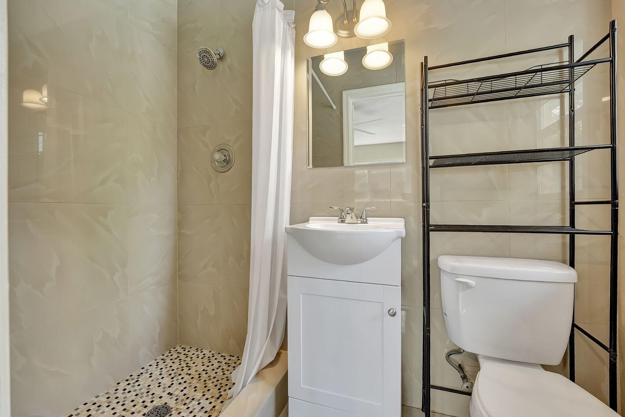 1300 NE 26th Avenue NE, Pompano Beach, FL 33062 — photo 37 of 68