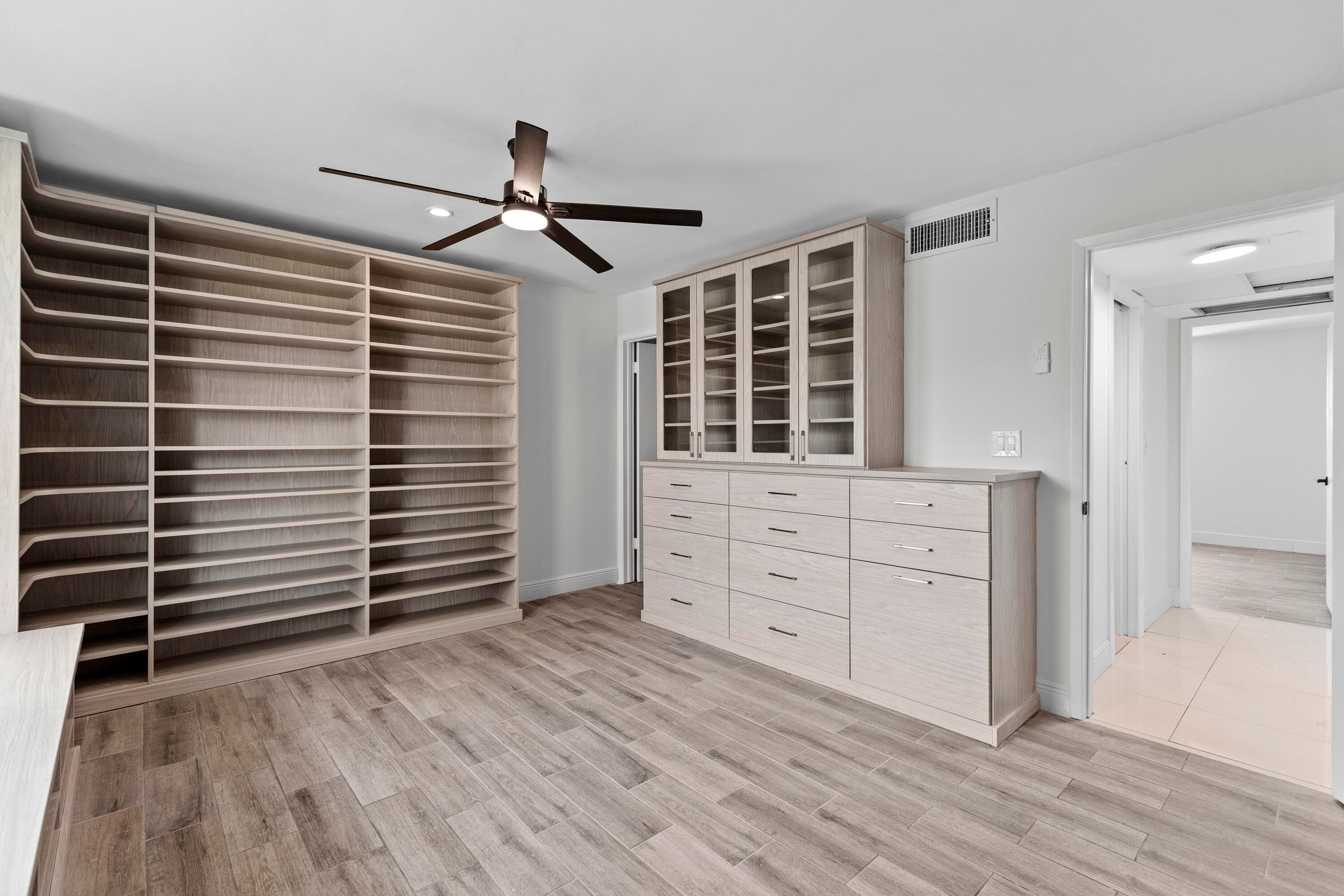 809 W Oakland Park Boulevard K12, Oakland Park, FL 33311 — photo 13 of 27