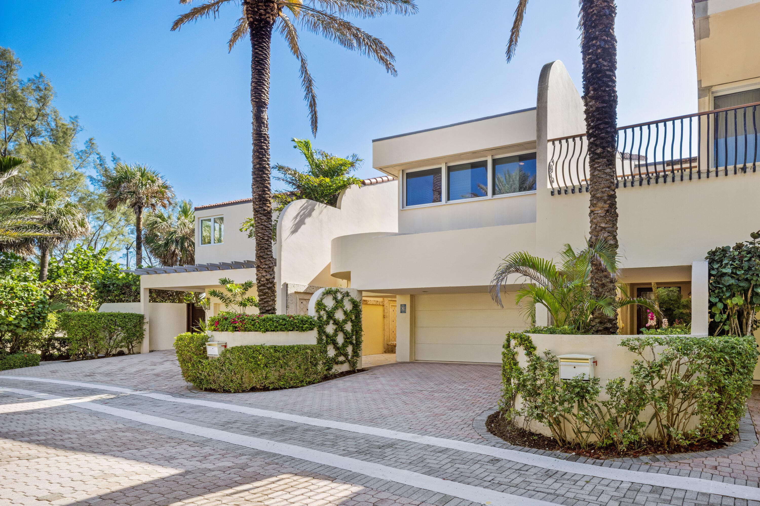 2 Sloans Curve Drive, Palm Beach, FL 33480 — photo 43 of 44