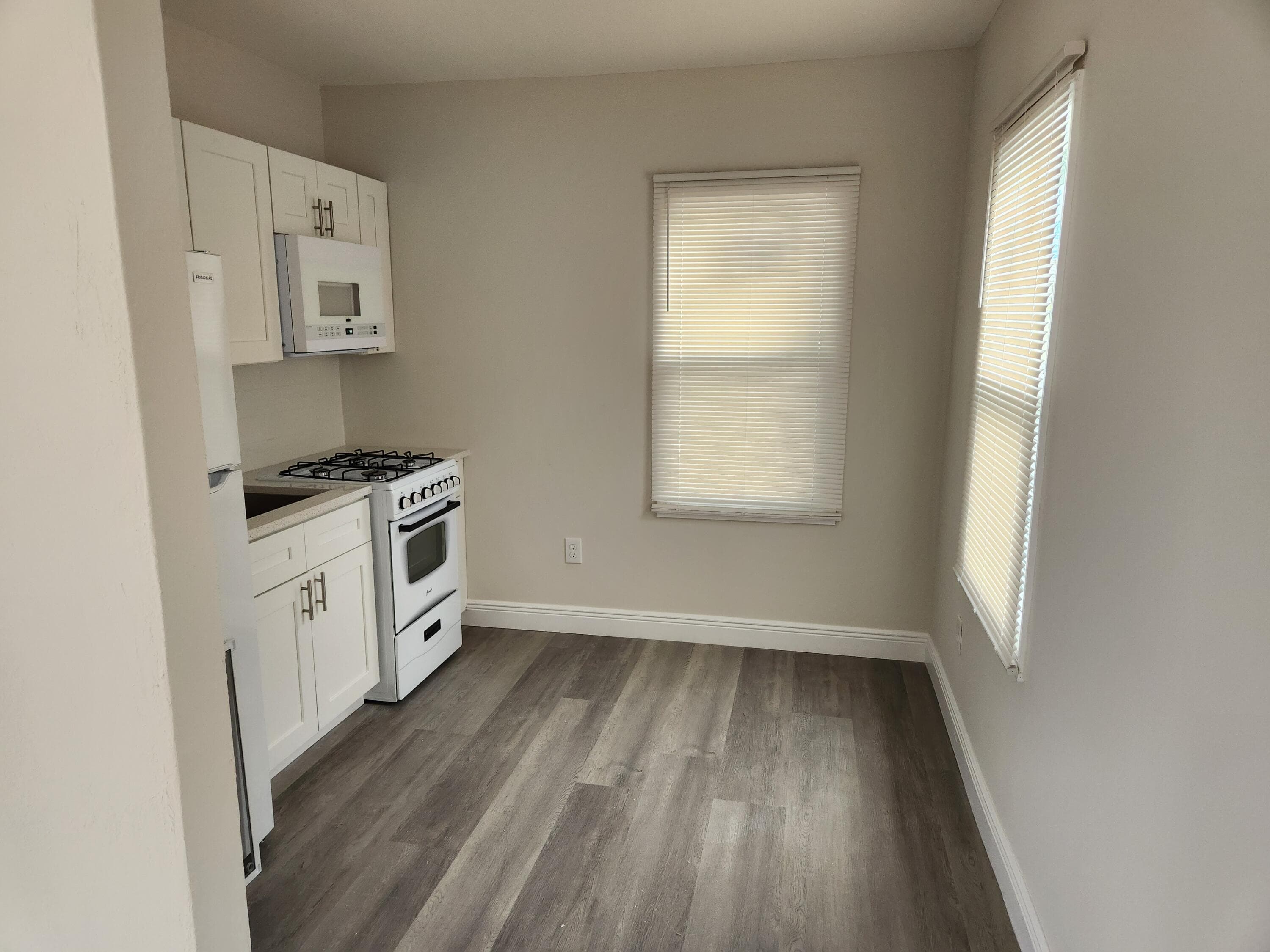 405 2nd Avenue S, Lake Worth Beach, FL 33460 — photo 4 of 14