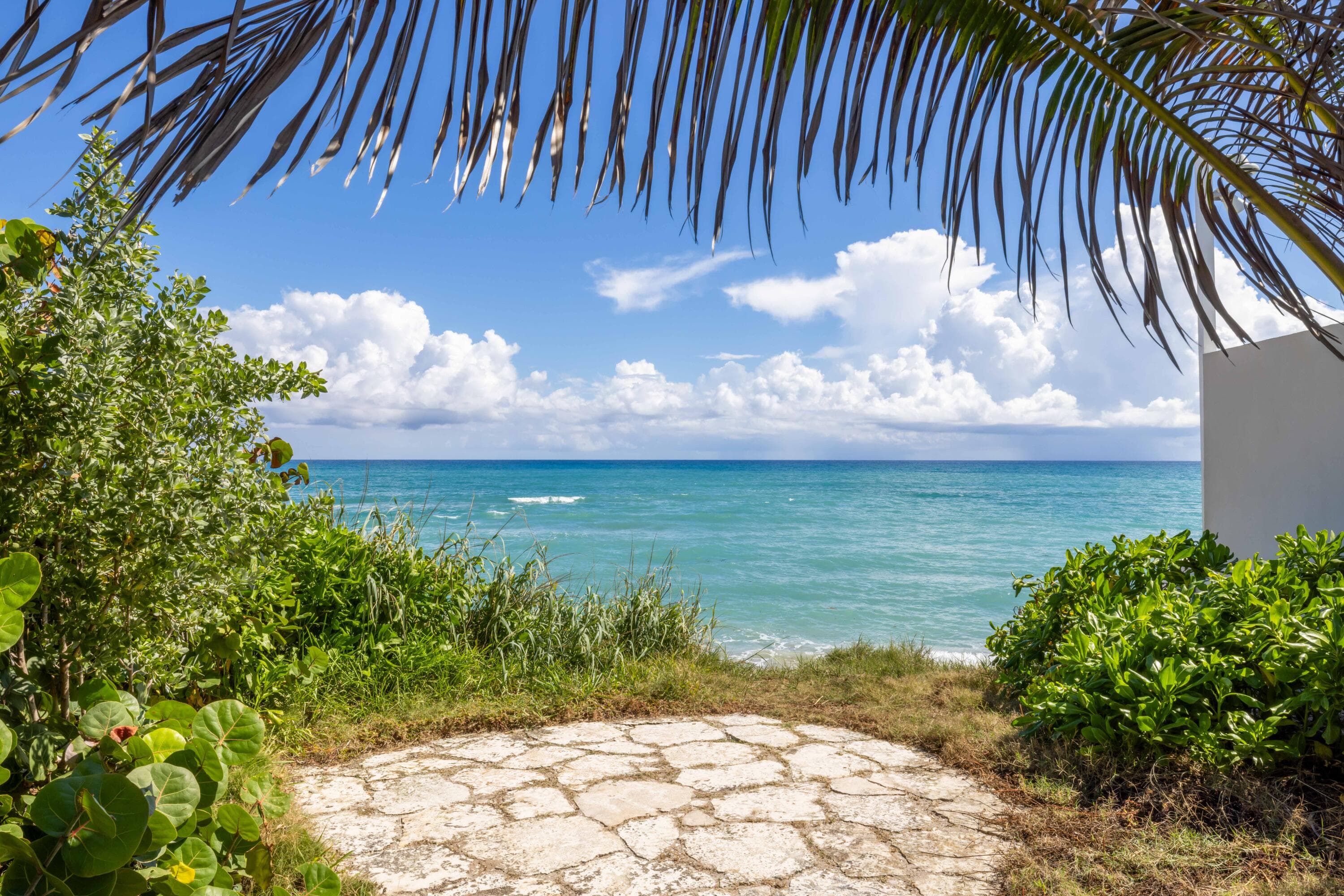 1048 S Ocean Boulevard, Palm Beach, FL 33480 — photo 4 of 17