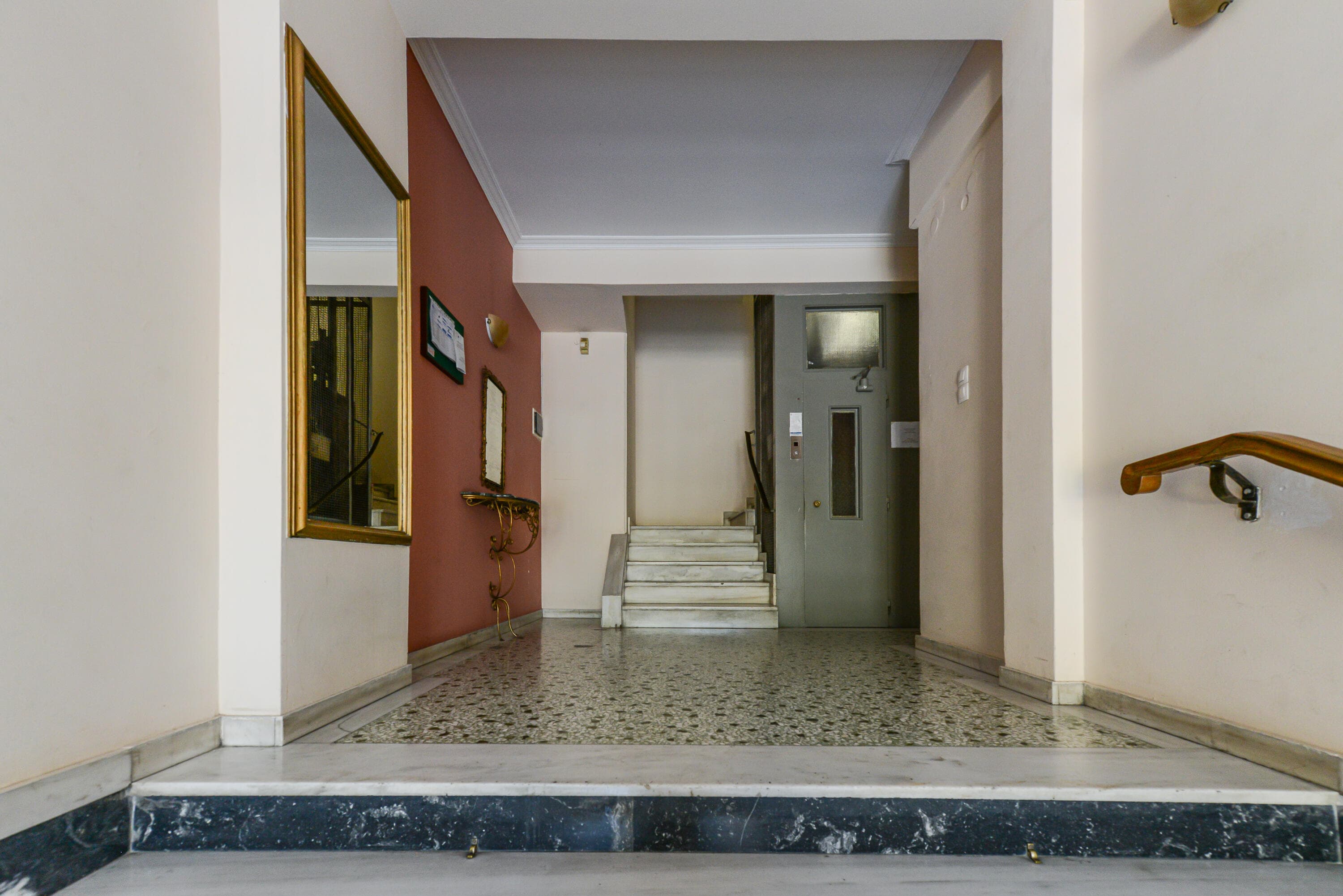 33 Makriyanni — photo 2 of 41