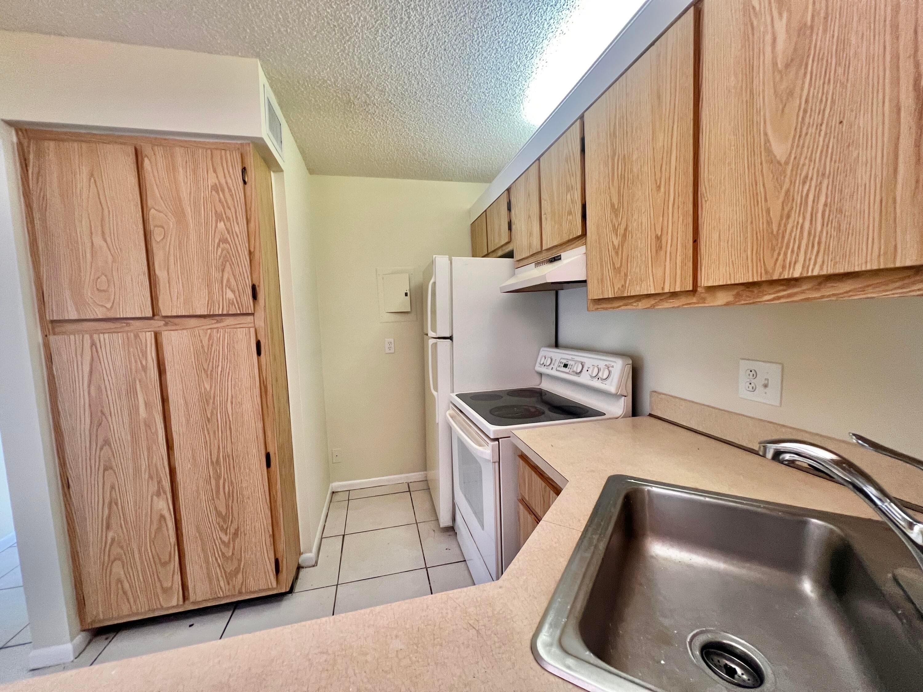 1111 Green Pine Boulevard C3, West Palm Beach, FL 33409 — photo 4 of 32