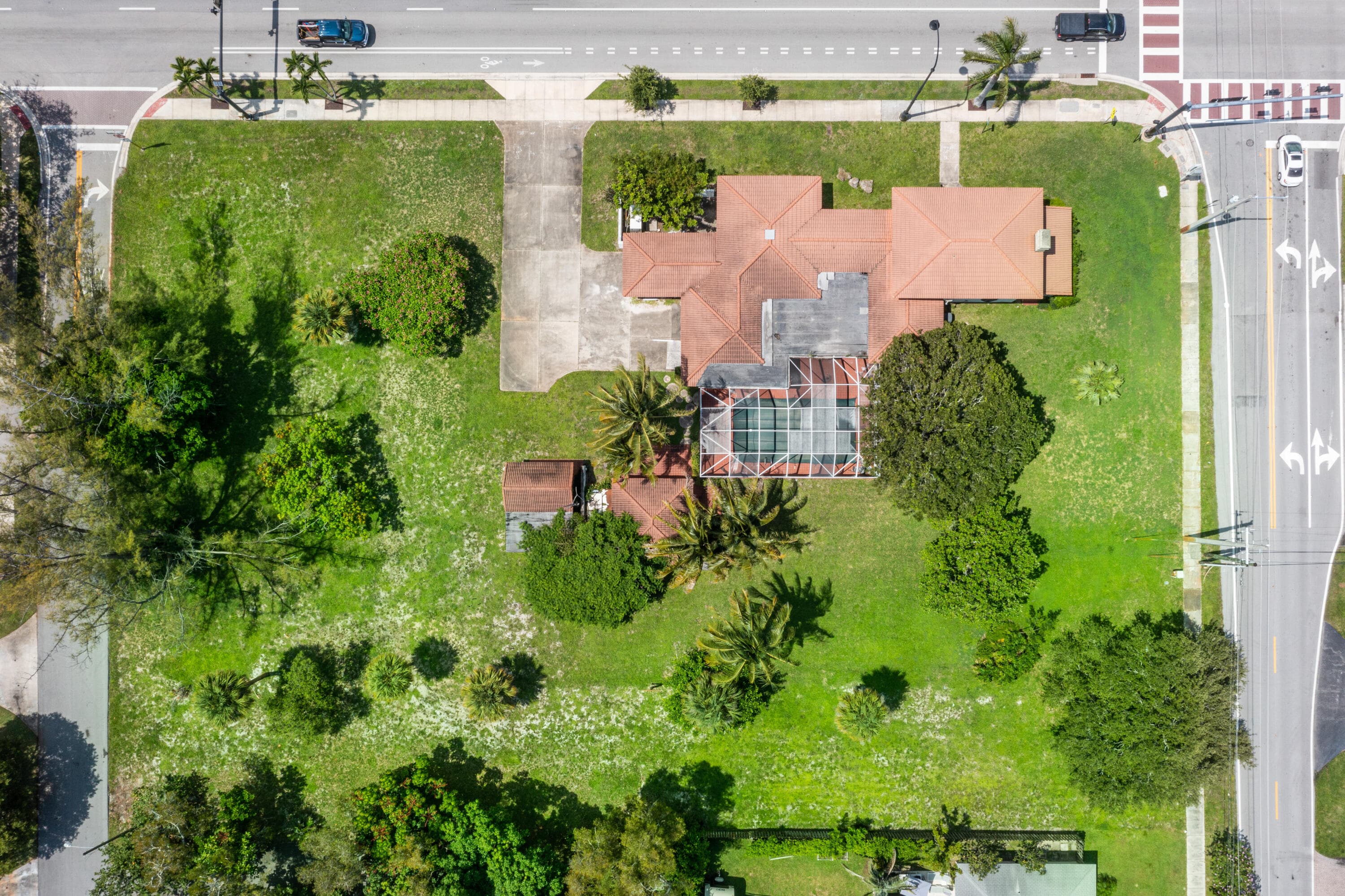 556 E Hillsboro Boulevard, Deerfield Beach, FL 33441 — photo 1 of 11