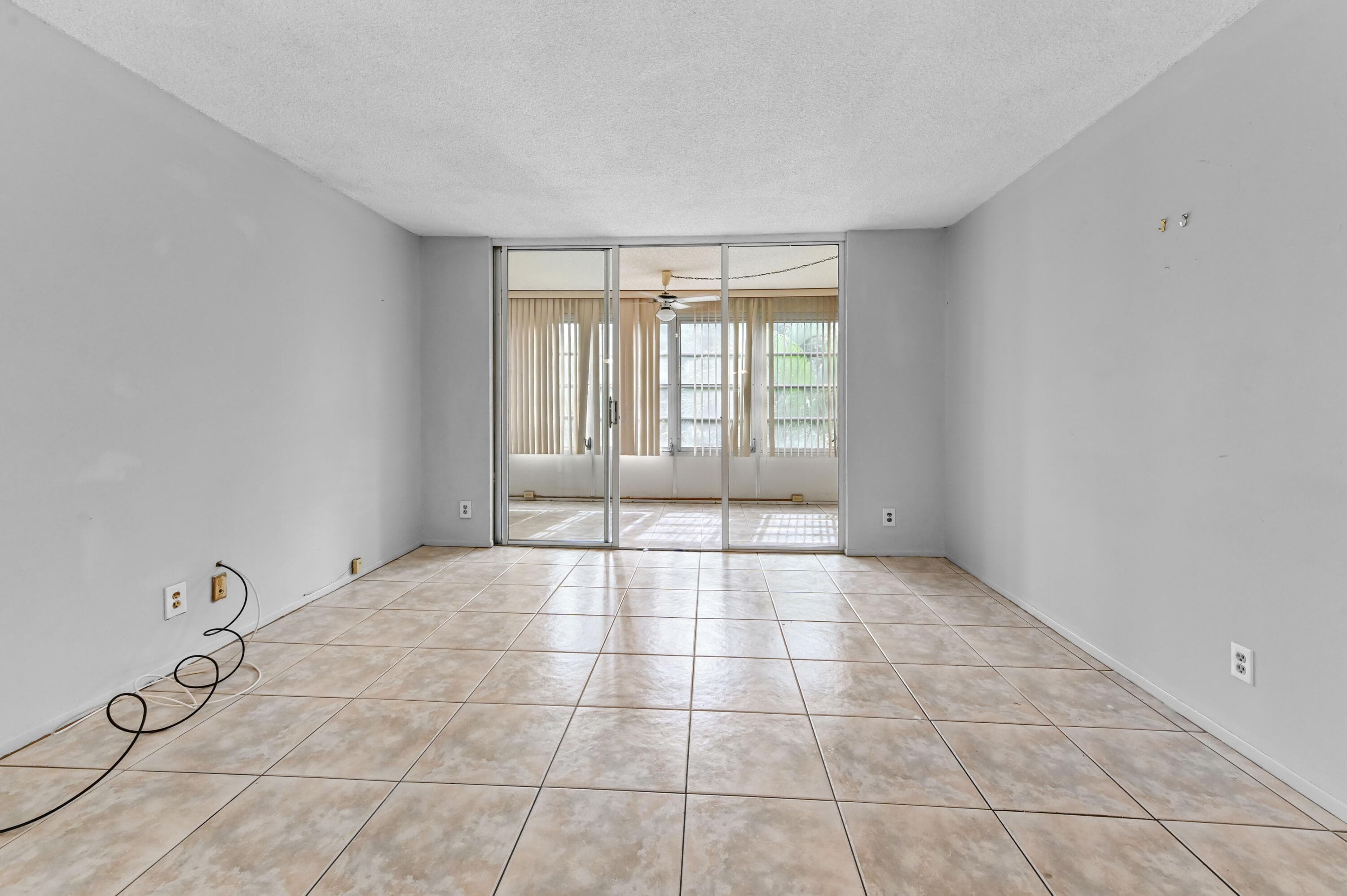 2650 NW 49th Avenue 422, Lauderdale Lakes, FL 33313 — photo 4 of 23