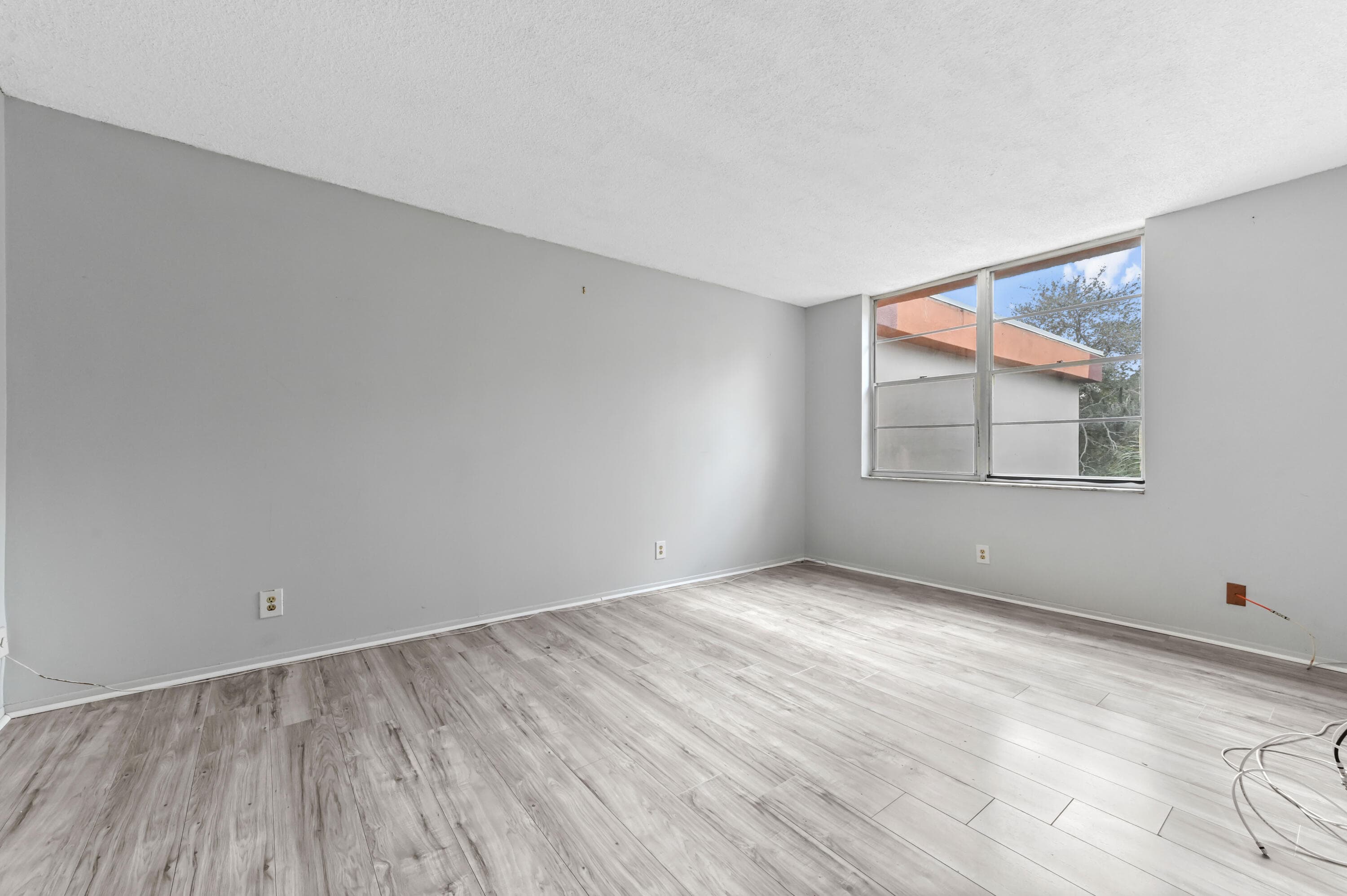 2650 NW 49th Avenue 422, Lauderdale Lakes, FL 33313 — photo 9 of 23