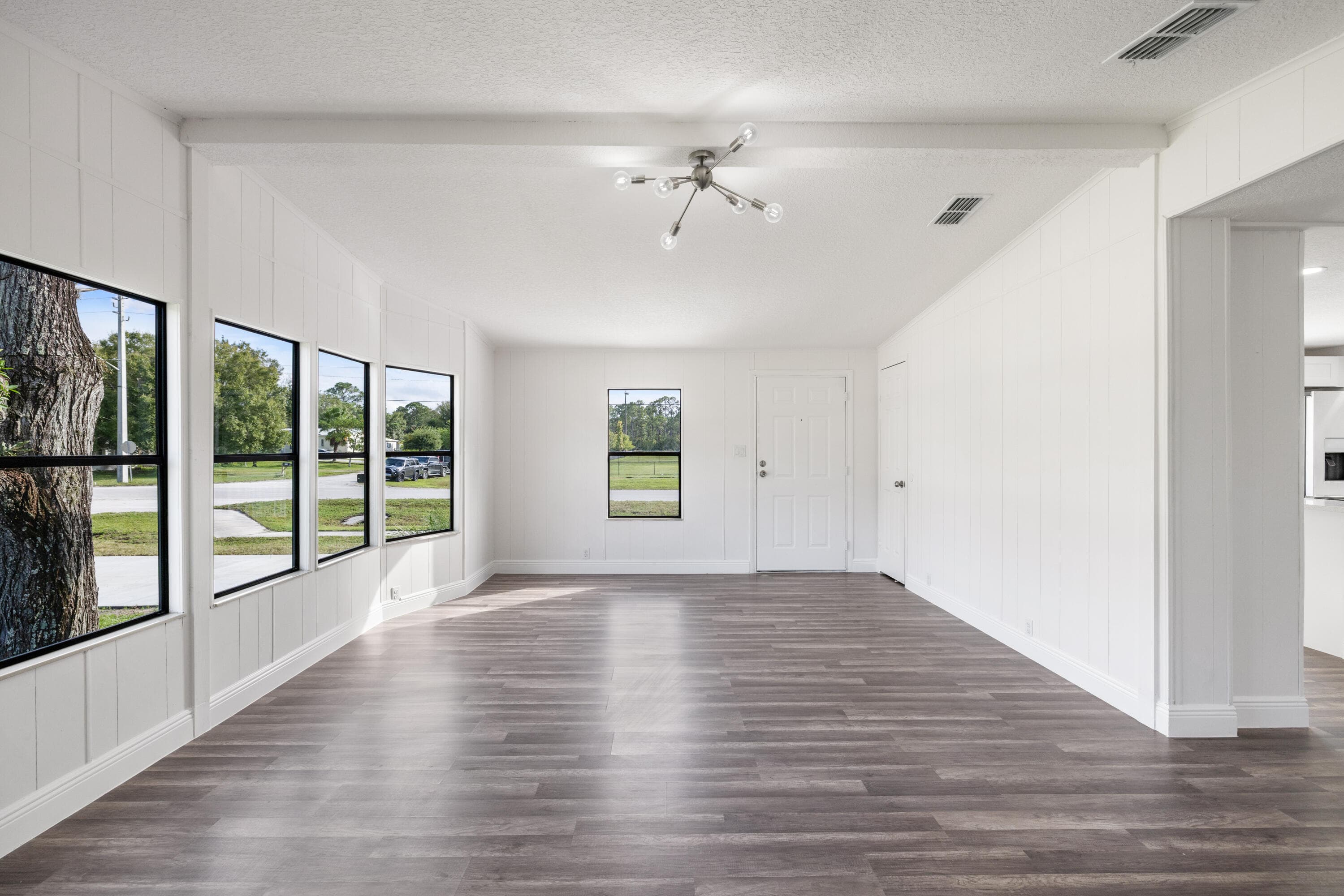 218 S Maple St, Fellsmere, FL 32948 — photo 5 of 14