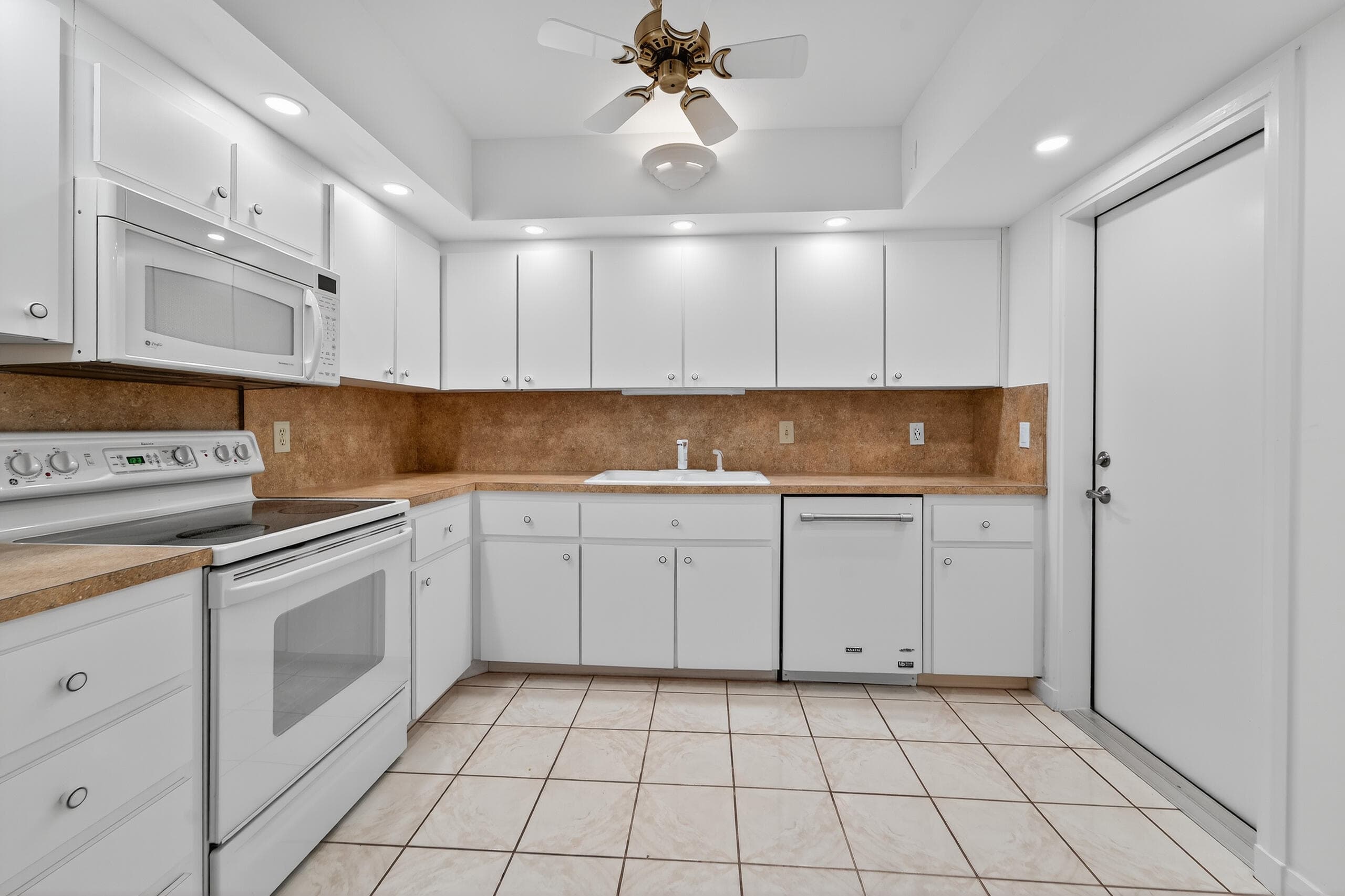 6 Concourse Drive A, Jupiter, FL 33469 — photo 3 of 49
