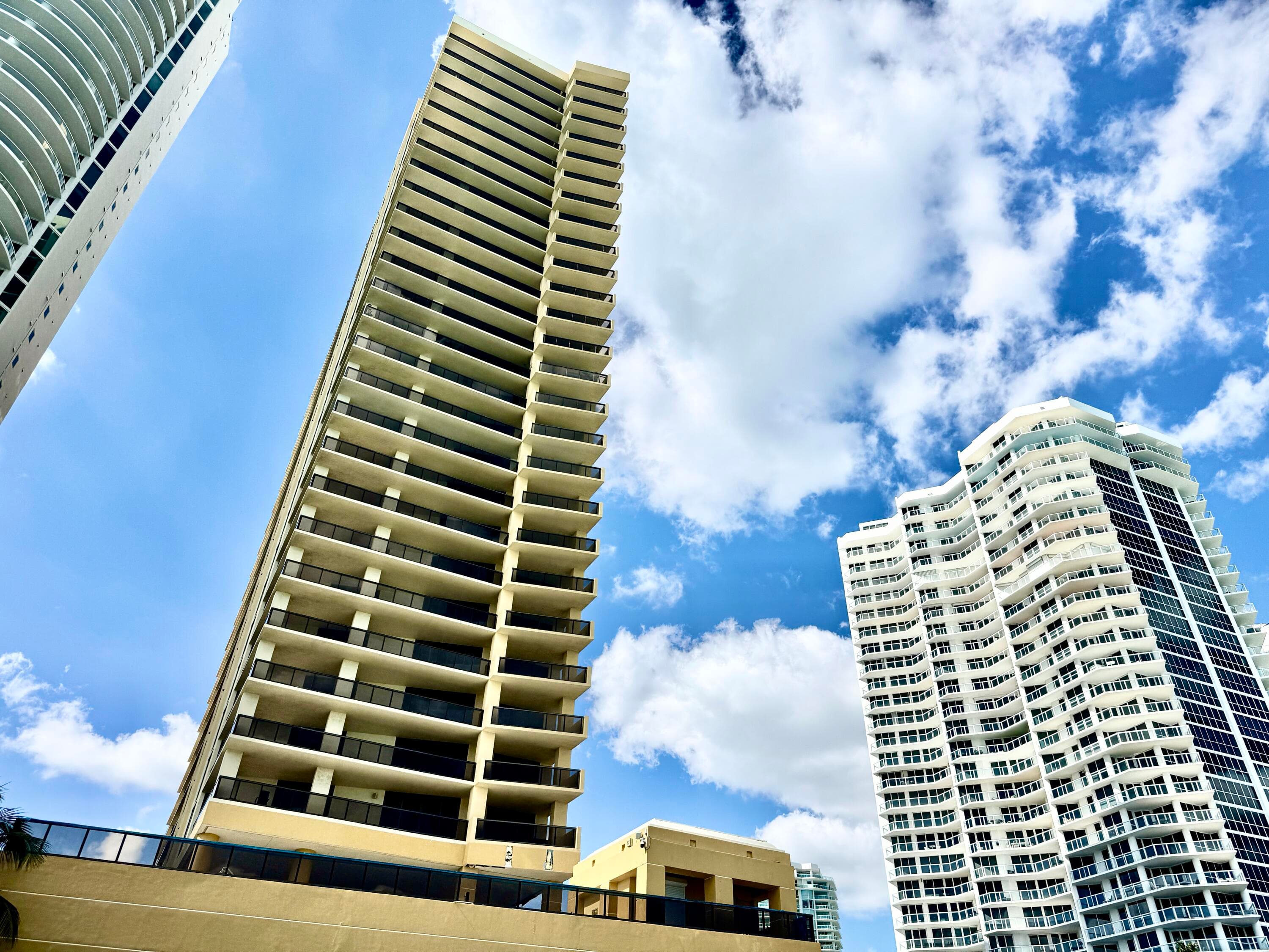16275 Collins Avenue #1004, Sunny Isles Beach, FL 33160 — photo 2 of 31