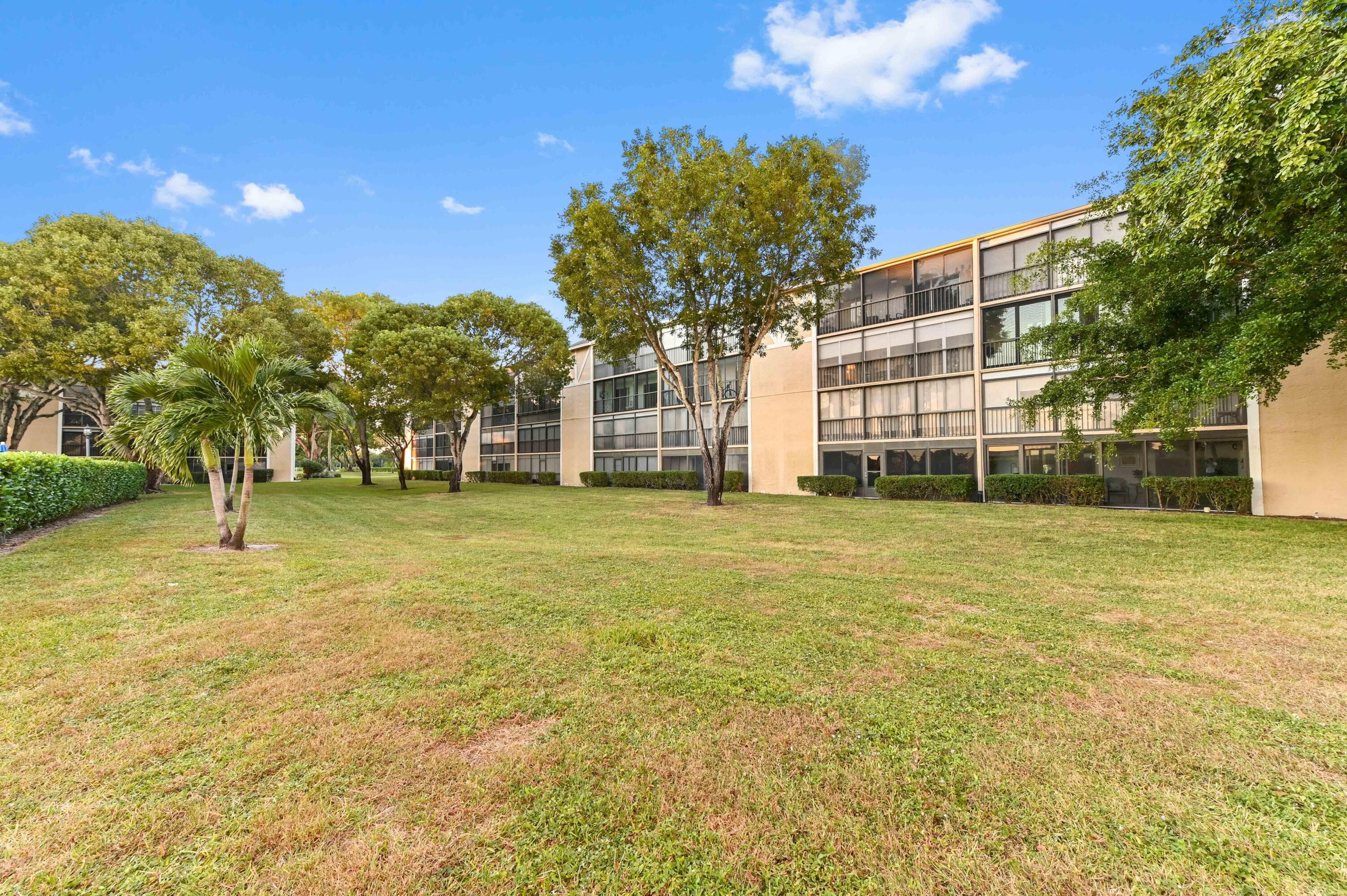 7286 Huntington Lane 402, Delray Beach, FL 33446 — photo 26 of 59