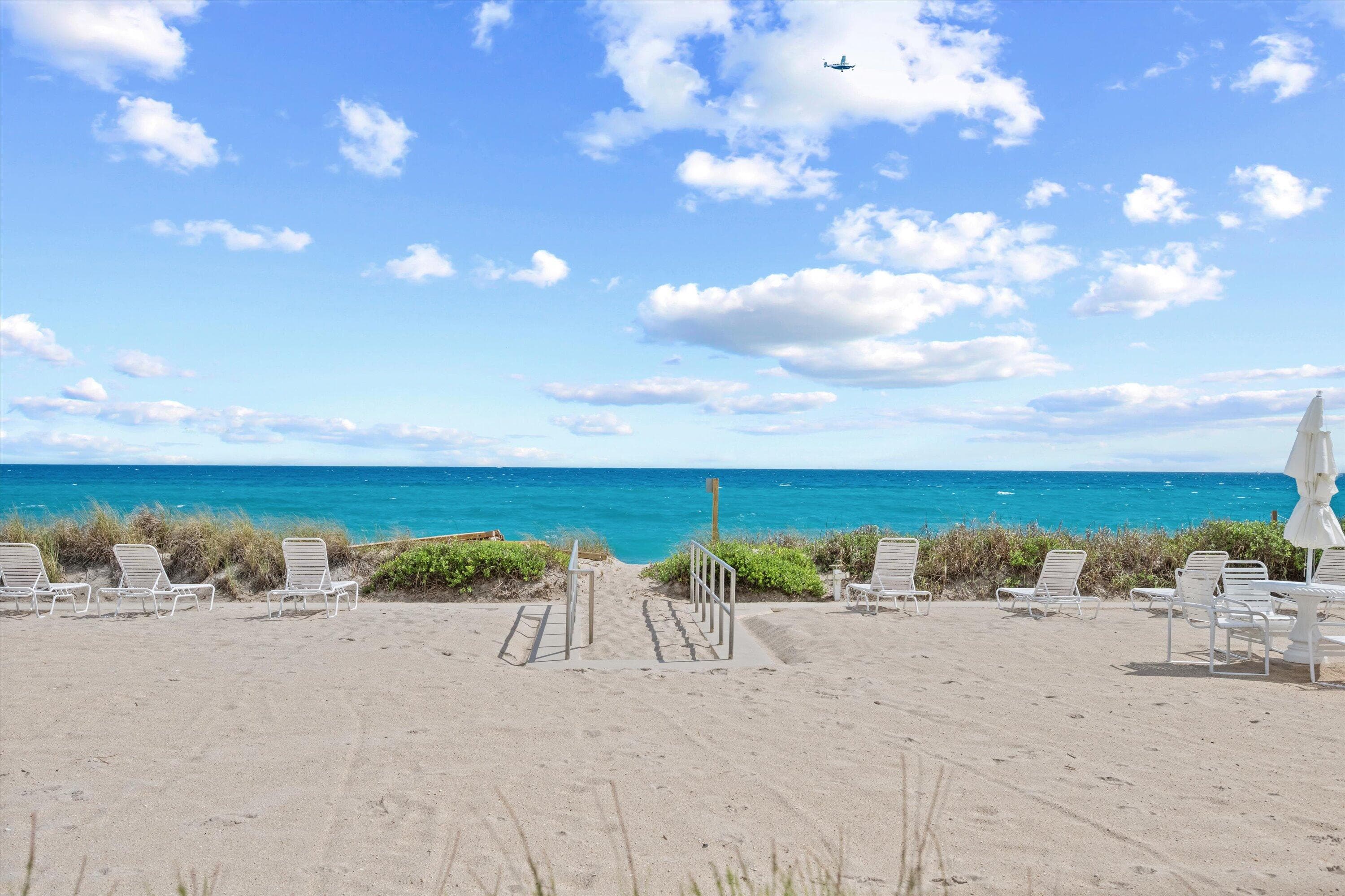 139 Sunrise Avenue 205, Palm Beach, FL 33480 — photo 25 of 31