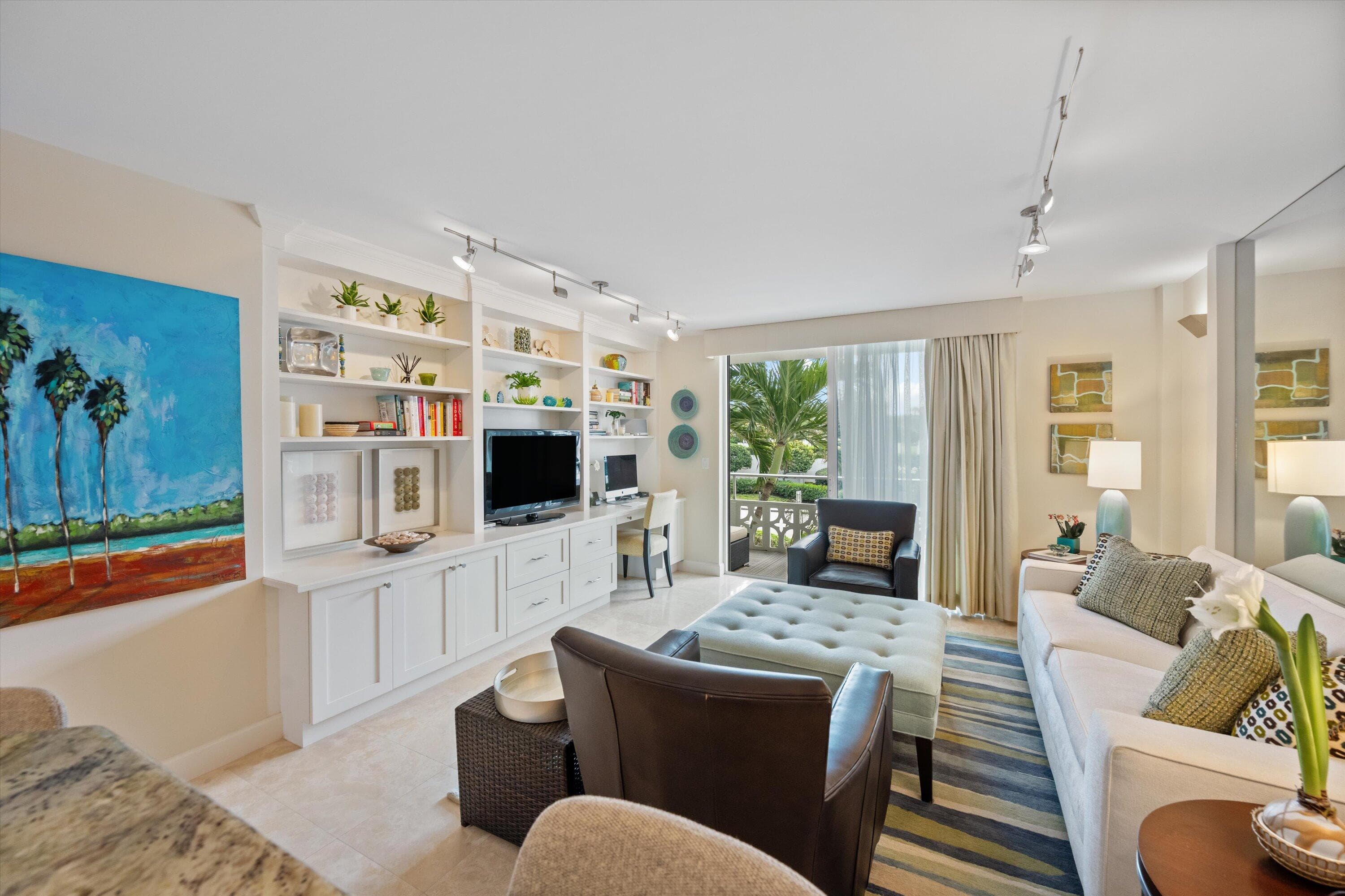 139 Sunrise Avenue 205, Palm Beach, FL 33480 — photo 1 of 31