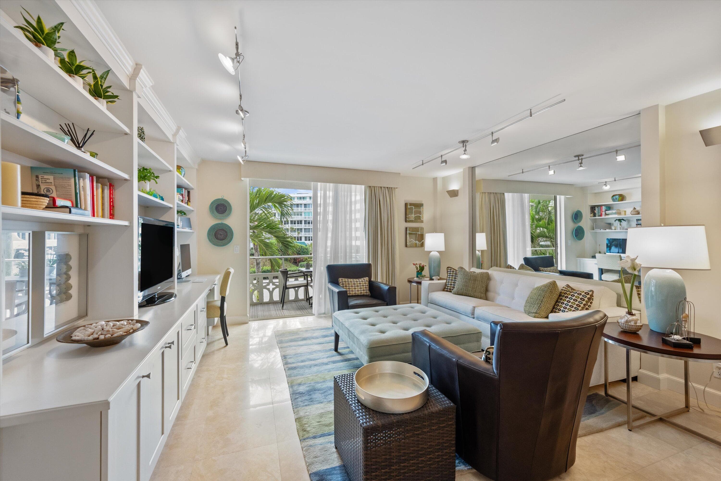 139 Sunrise Avenue 205, Palm Beach, FL 33480 — photo 3 of 31