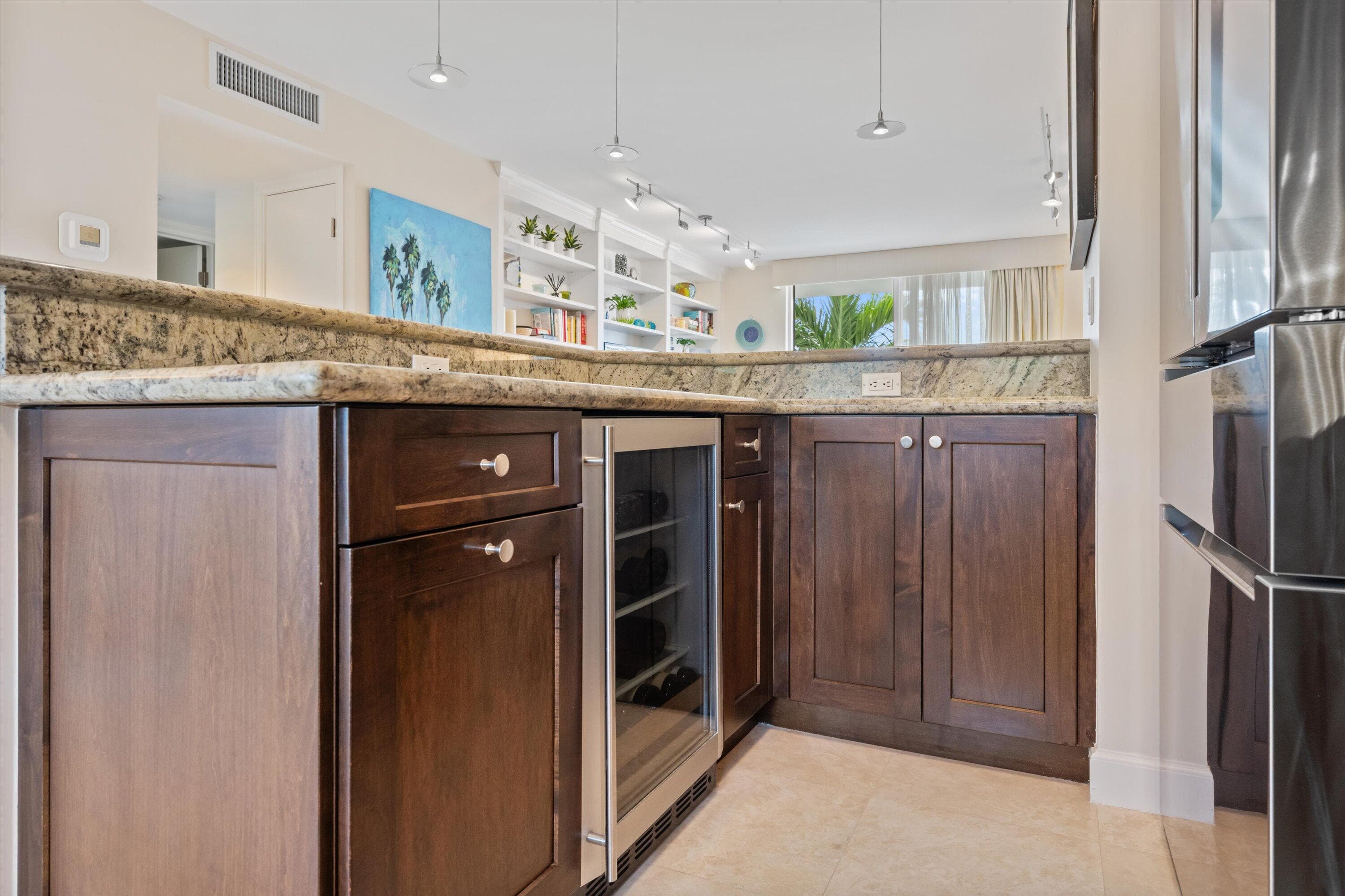 139 Sunrise Avenue 205, Palm Beach, FL 33480 — photo 9 of 31