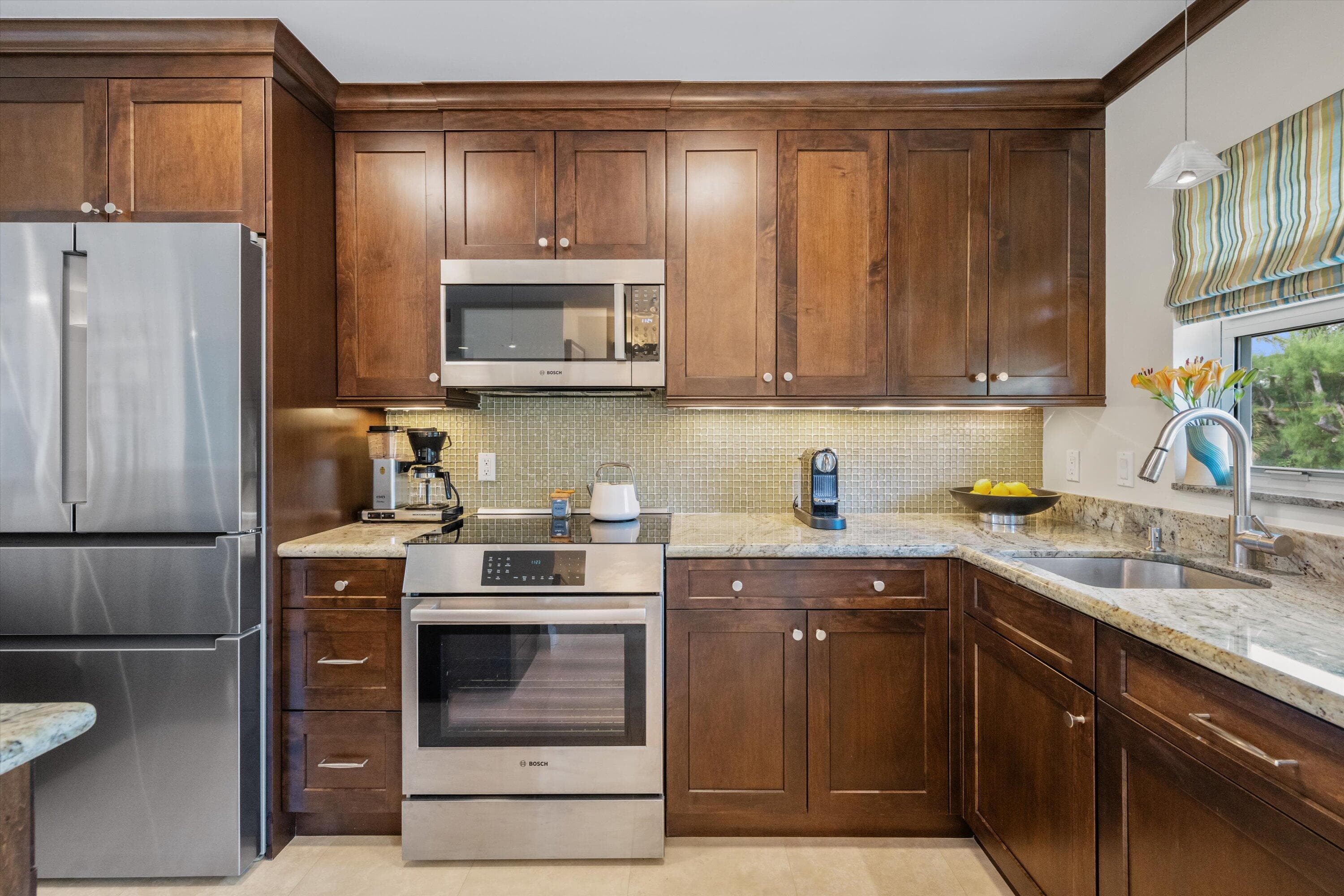 139 Sunrise Avenue 205, Palm Beach, FL 33480 — photo 7 of 31
