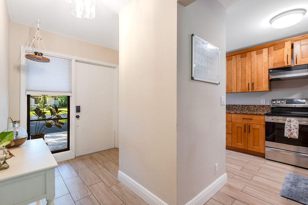 4143 Palm Forest Drive N, Delray Beach, FL 33445 — photo 3 of 33