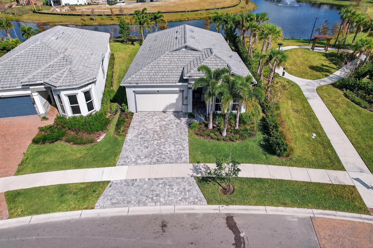 10405 Northbrook Circle, Palm Beach Gardens, FL 33412 — photo 2 of 116
