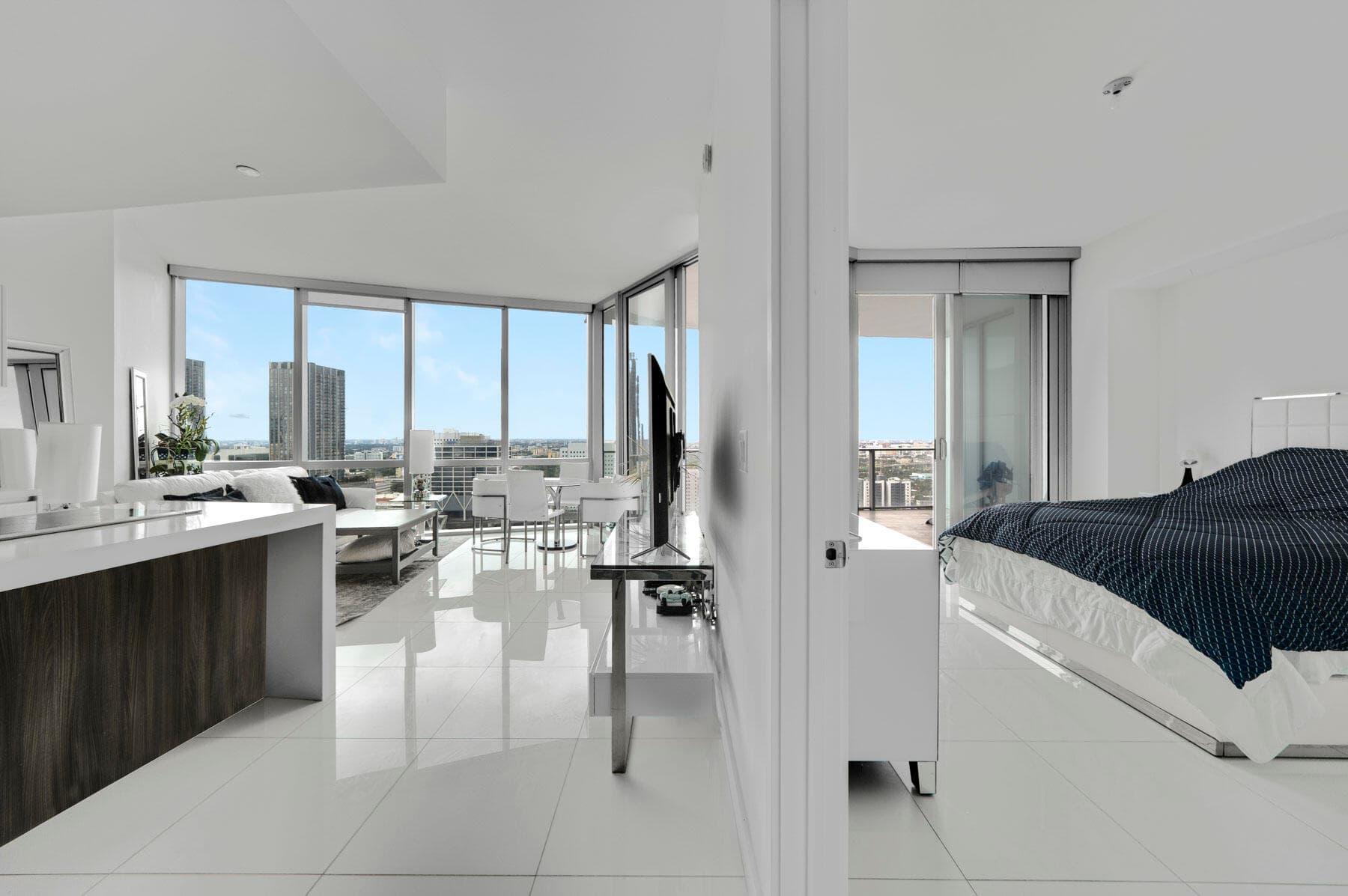 851 NE 1st Avenue 2410, Miami, FL 33132 — photo 17 of 27