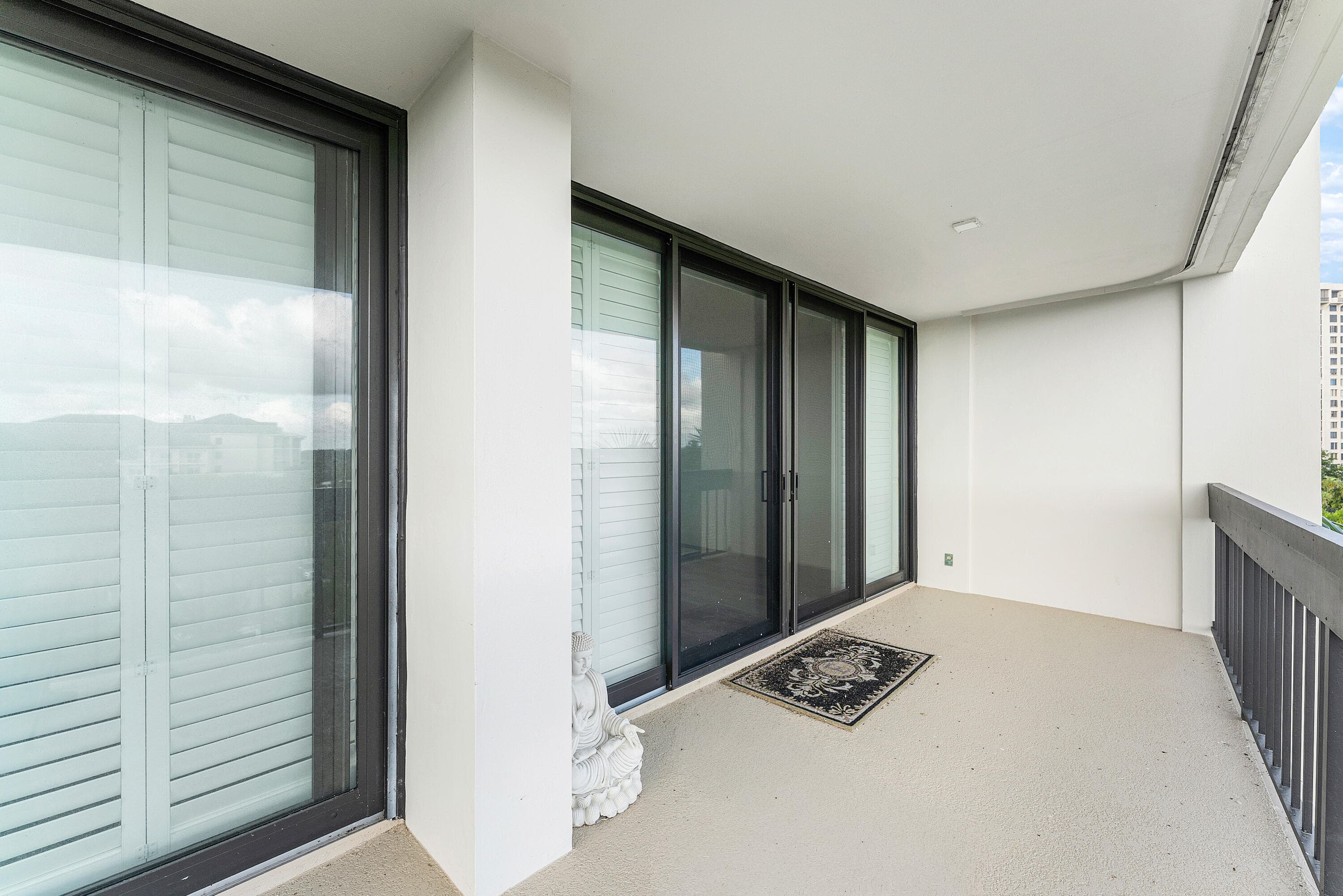2400 Presidential Way 503, West Palm Beach, FL 33401 — photo 7 of 24