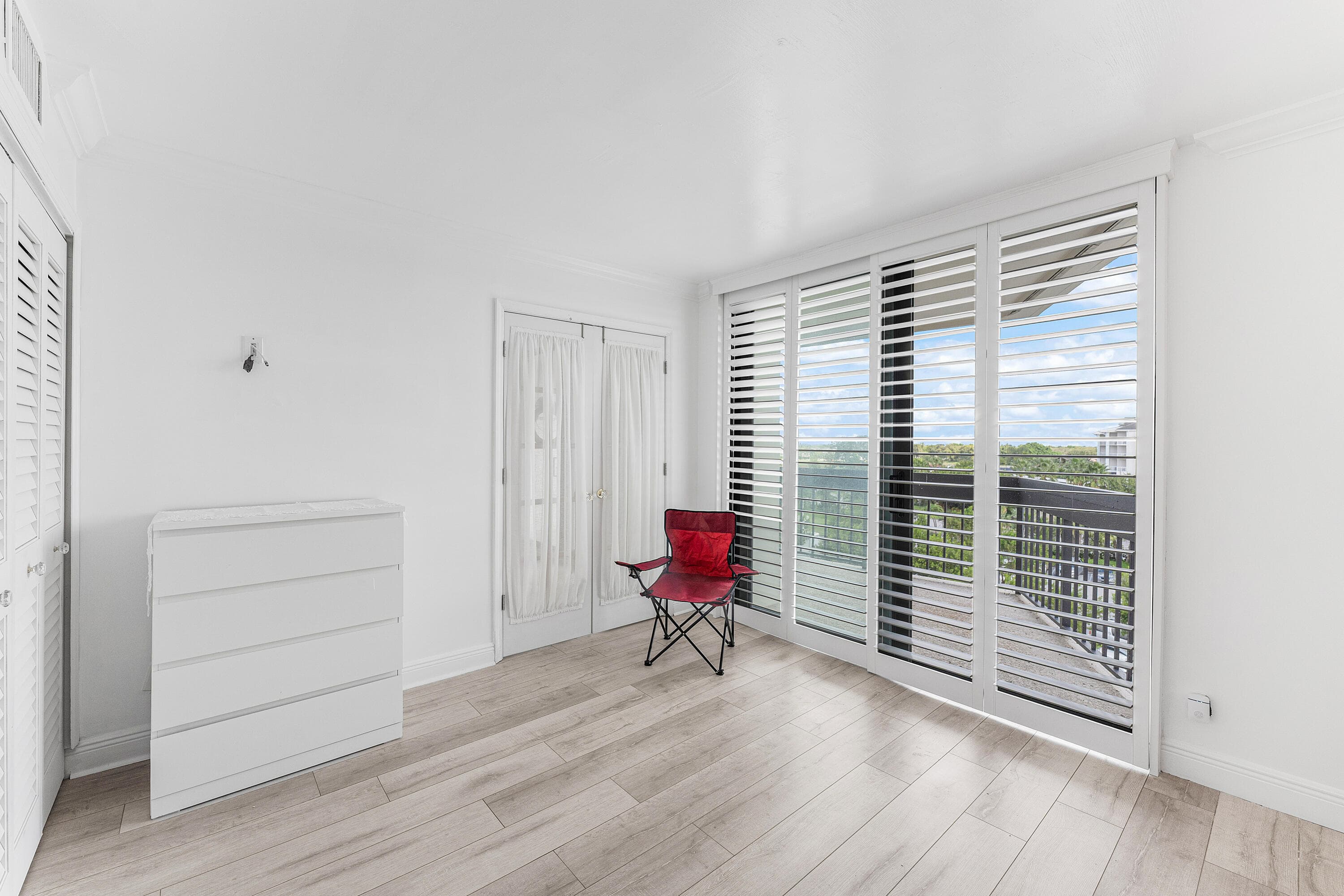 2400 Presidential Way 503, West Palm Beach, FL 33401 — photo 19 of 24
